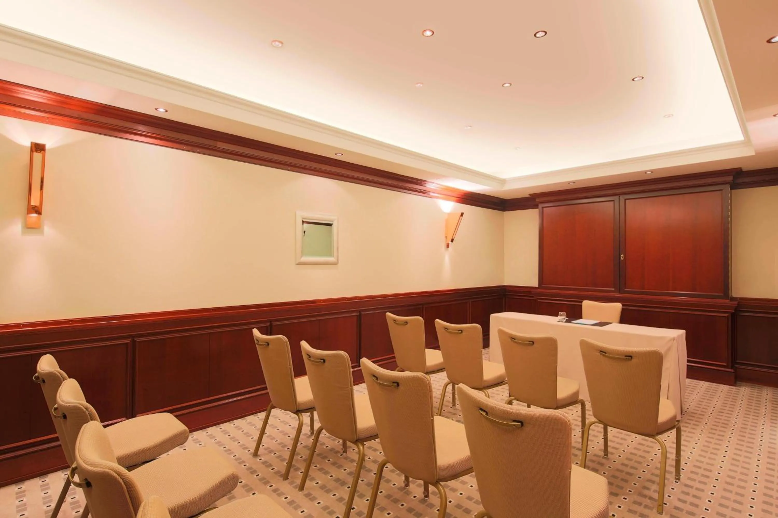 Meeting/conference room in Le Méridien Stuttgart