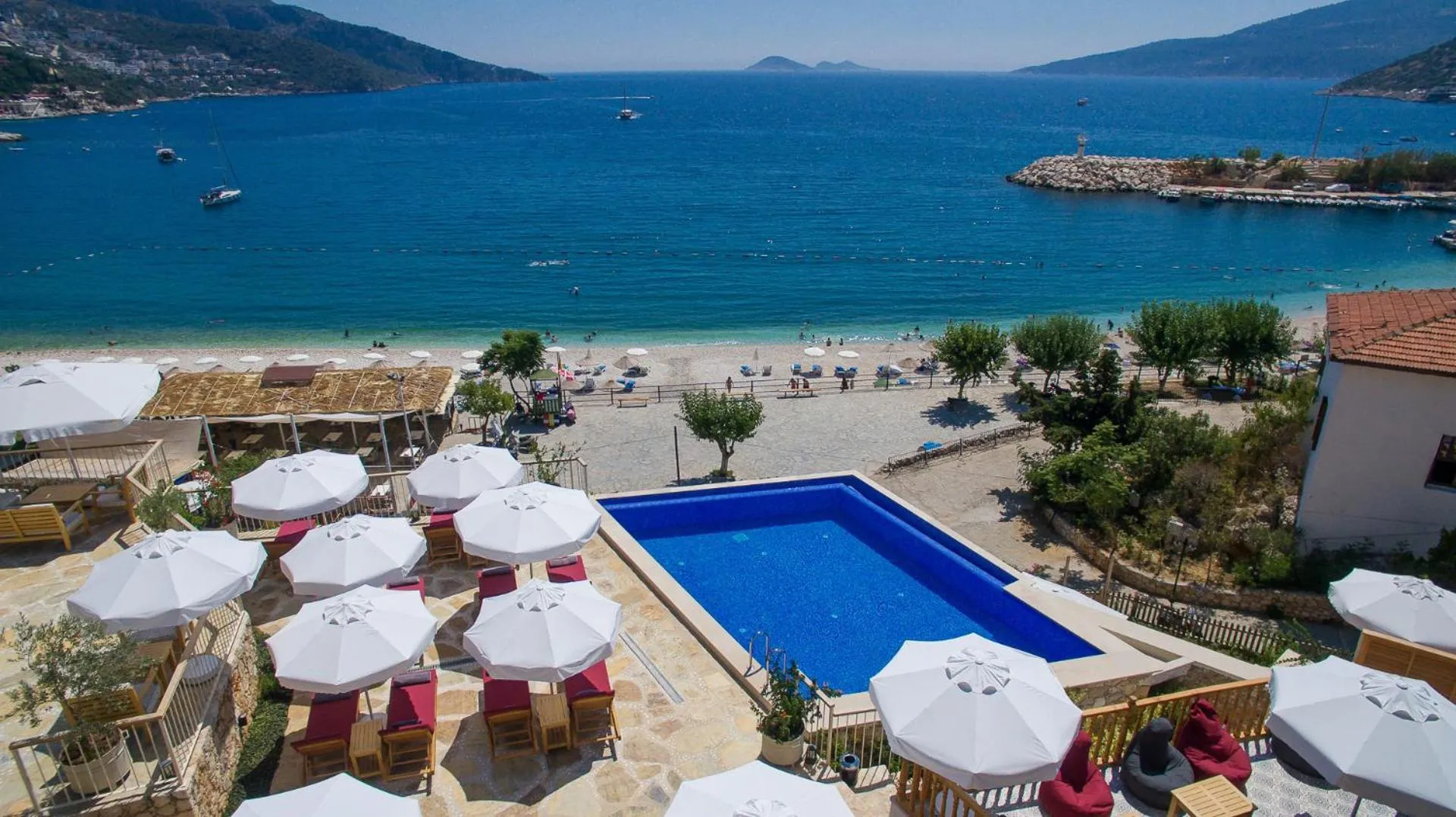 Pool View in Pier House Hotel