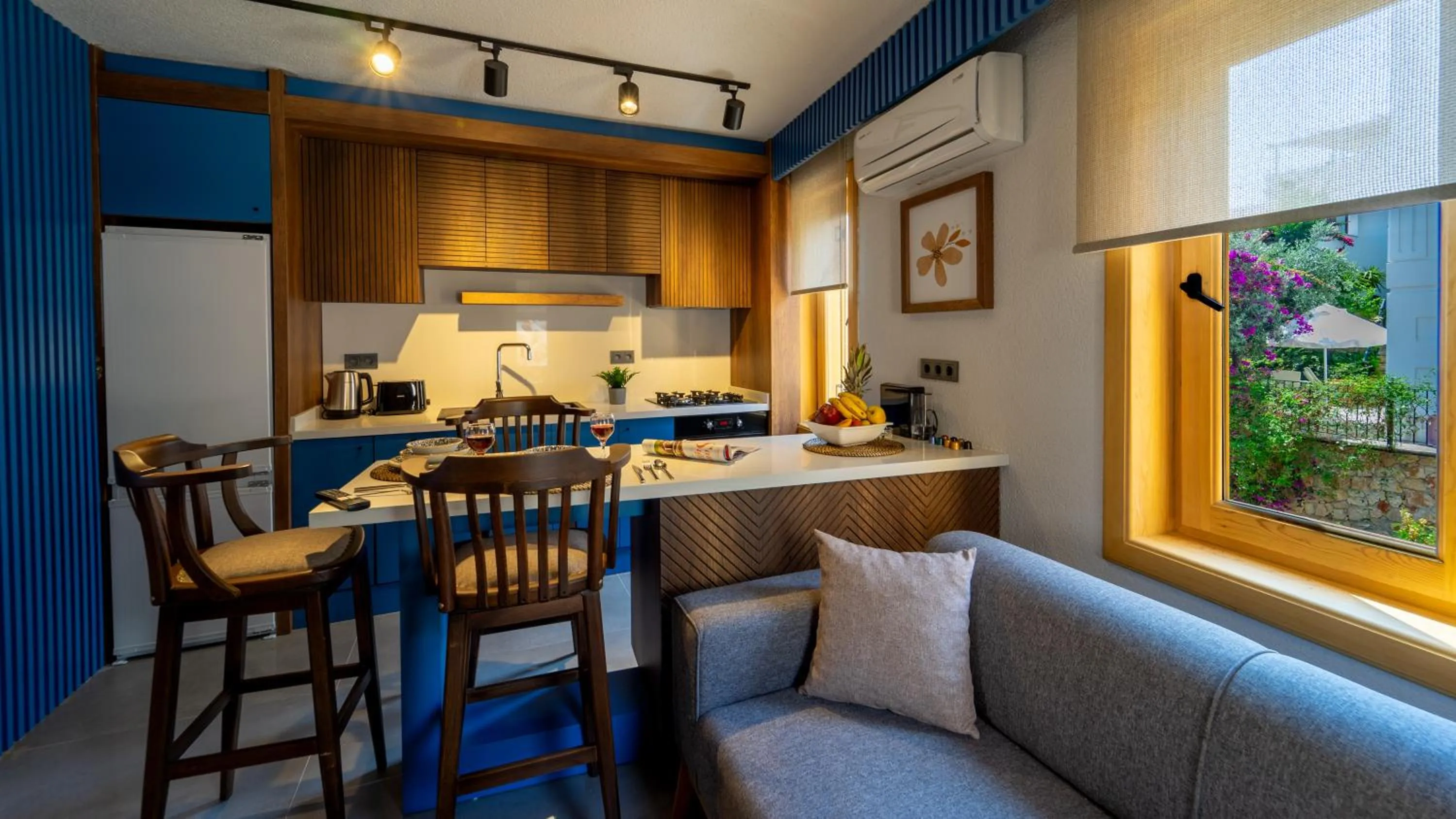 Kitchen or kitchenette in Pier House Hotel