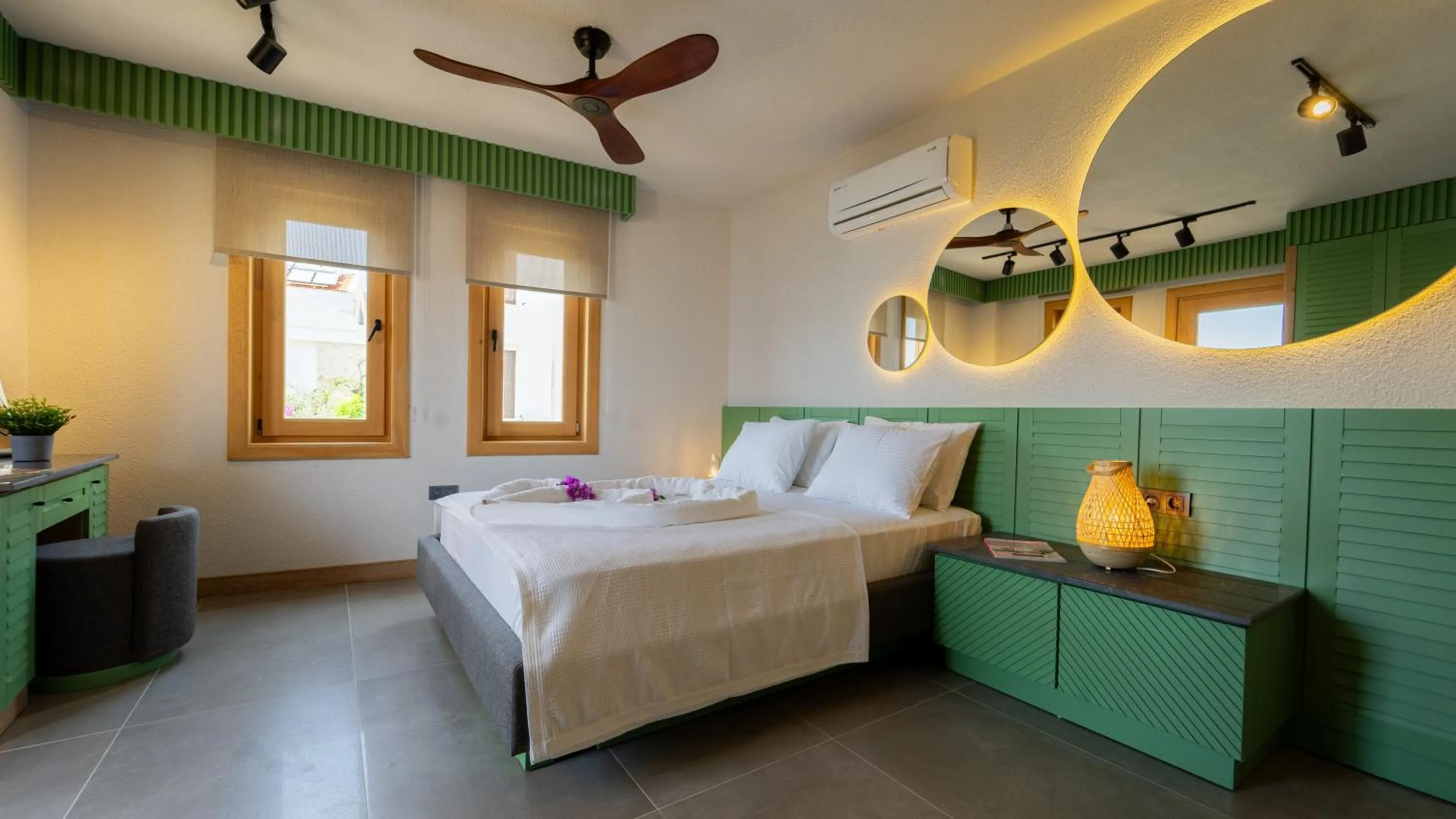 Bedroom in Pier House Hotel