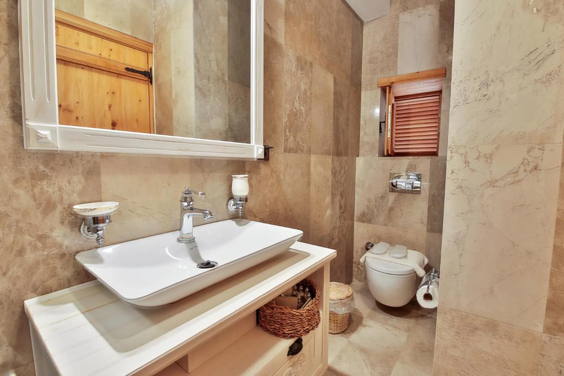 Toilet, Bathroom in Pier House Hotel