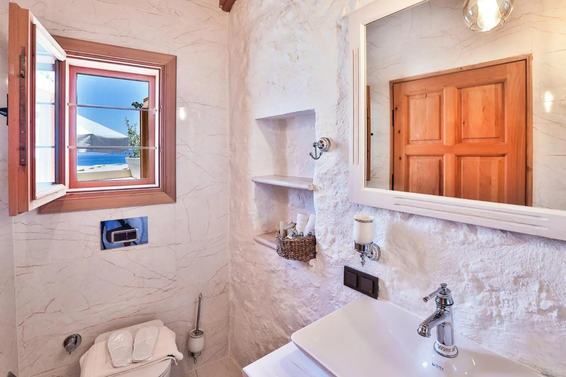 Toilet, Bathroom in Pier House Hotel
