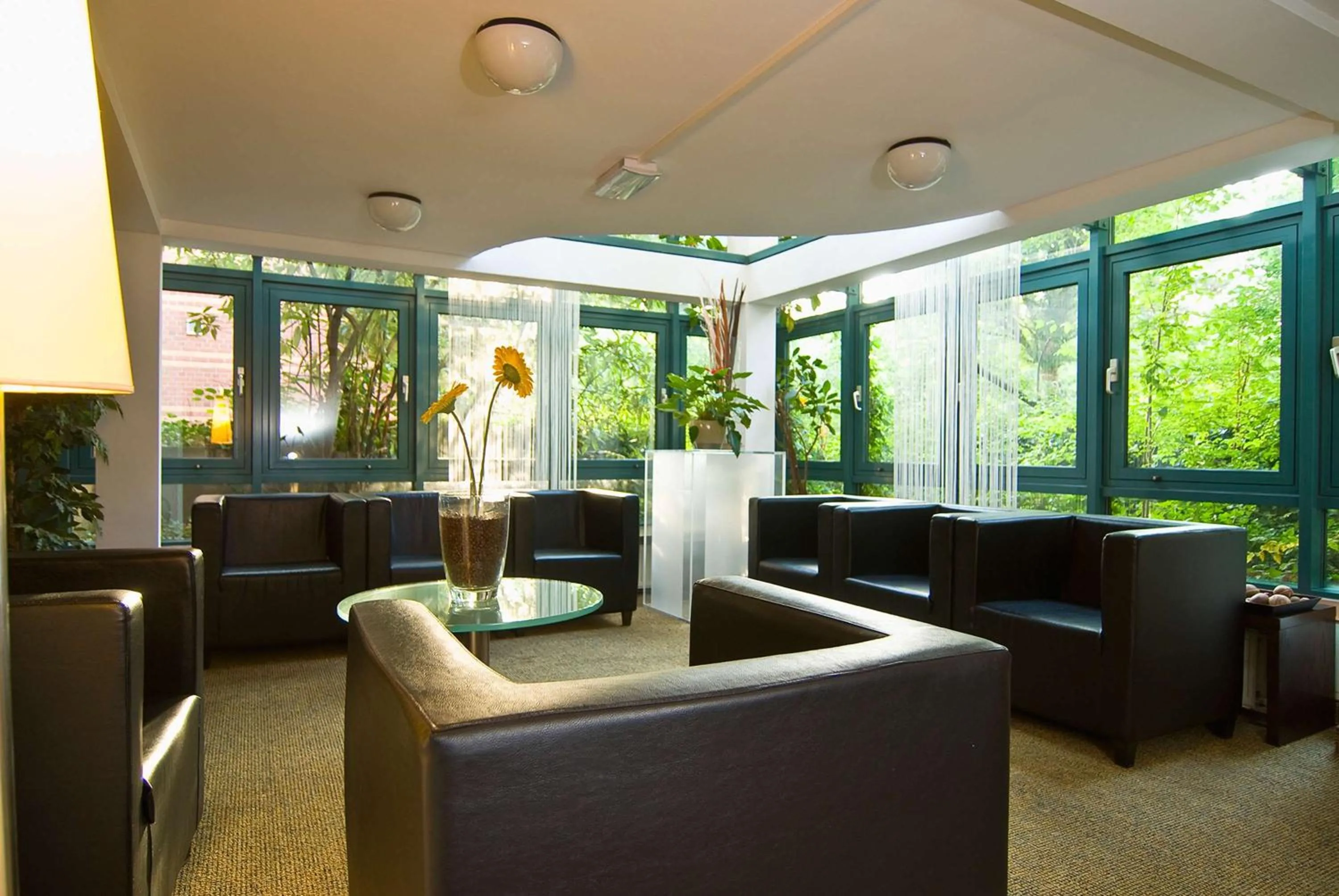Lobby or reception in GHOTEL hotel & living Hannover