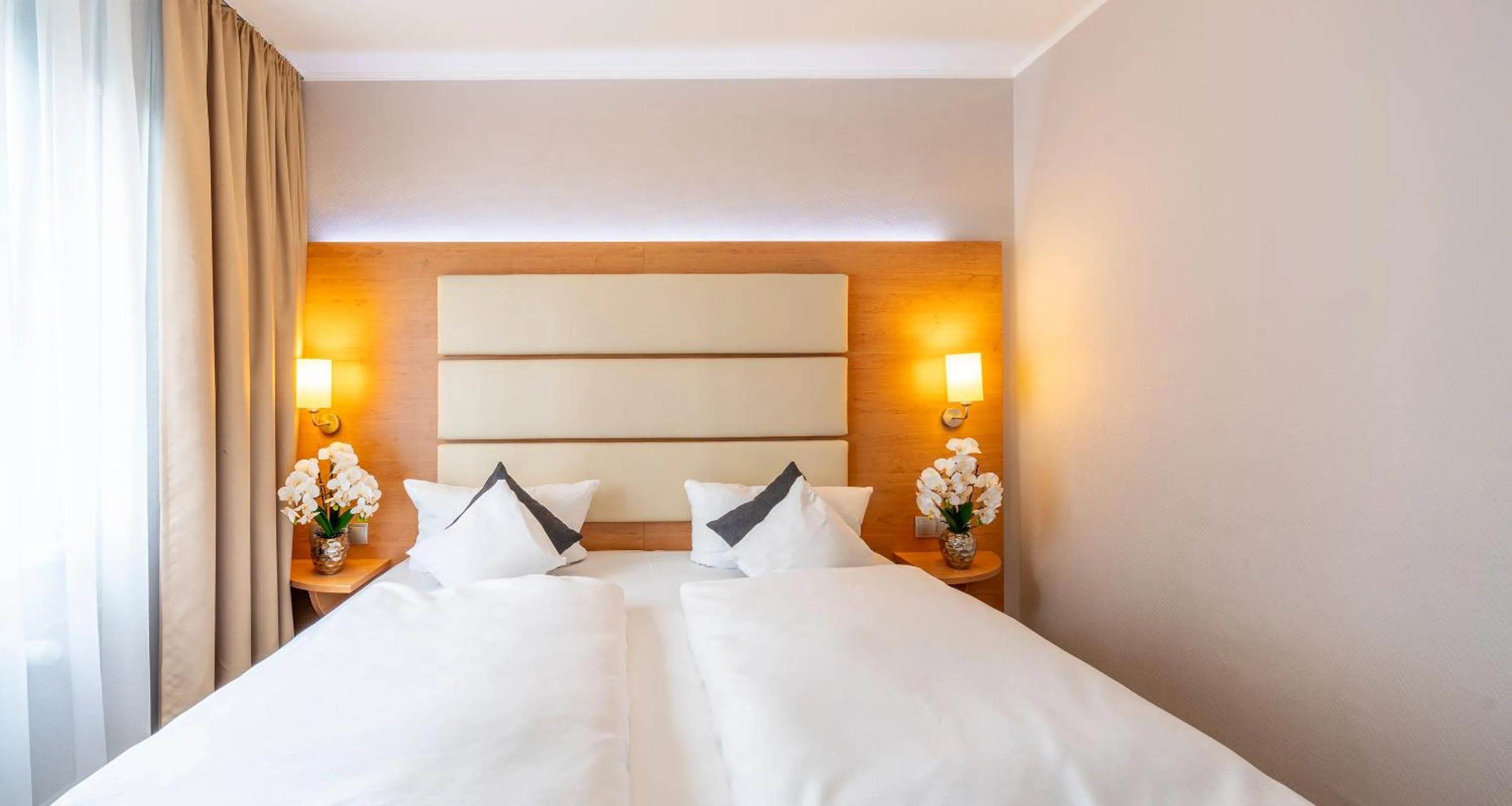 Bed in PLAZA INN Braunschweig City Süd