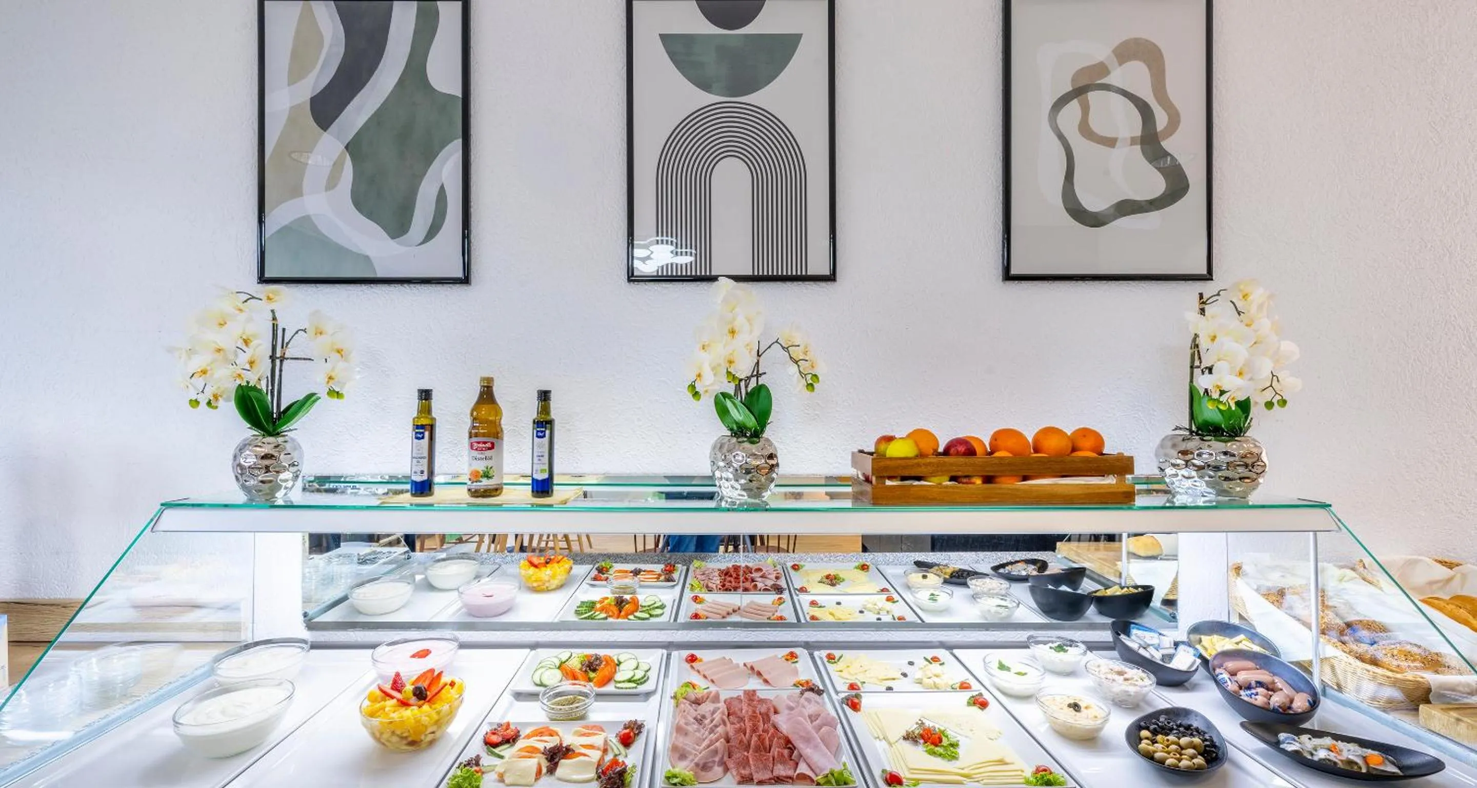 Buffet breakfast in PLAZA INN Braunschweig City Süd