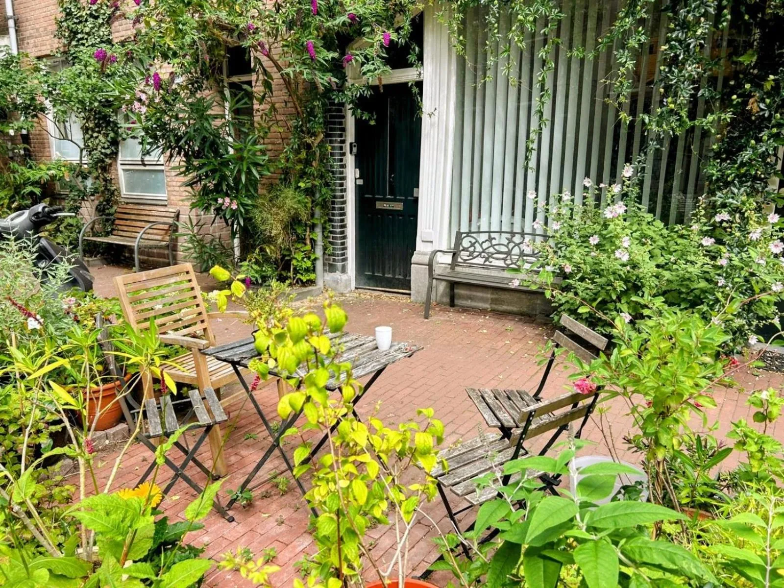 Facade/entrance in Marijke's guestroom