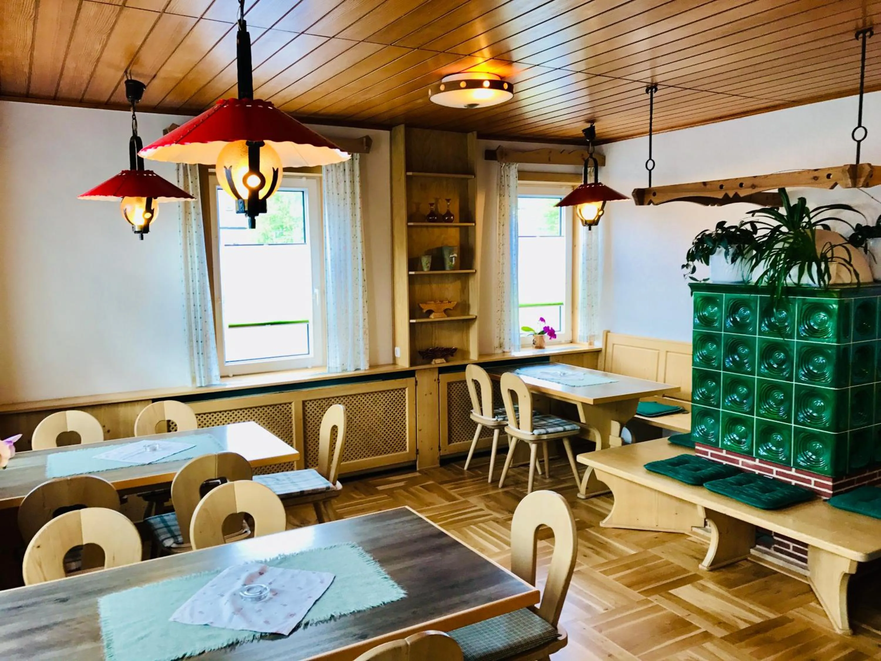 Restaurant/places to eat in Haus Rosenbaum am Rennsteig Gruppenhaus - Pension - Begegnungsstätte bis 50 Personen