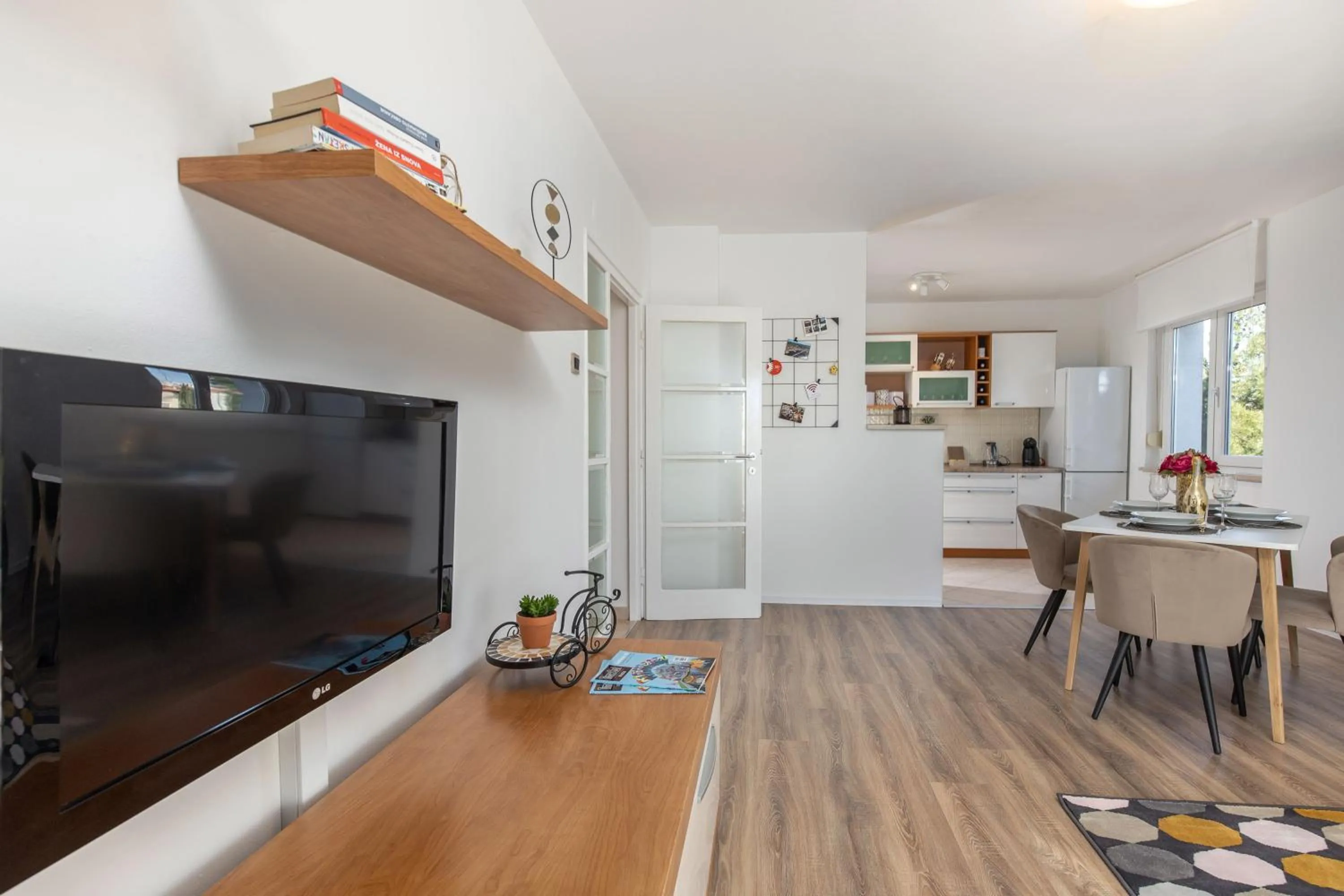 Apartment IN