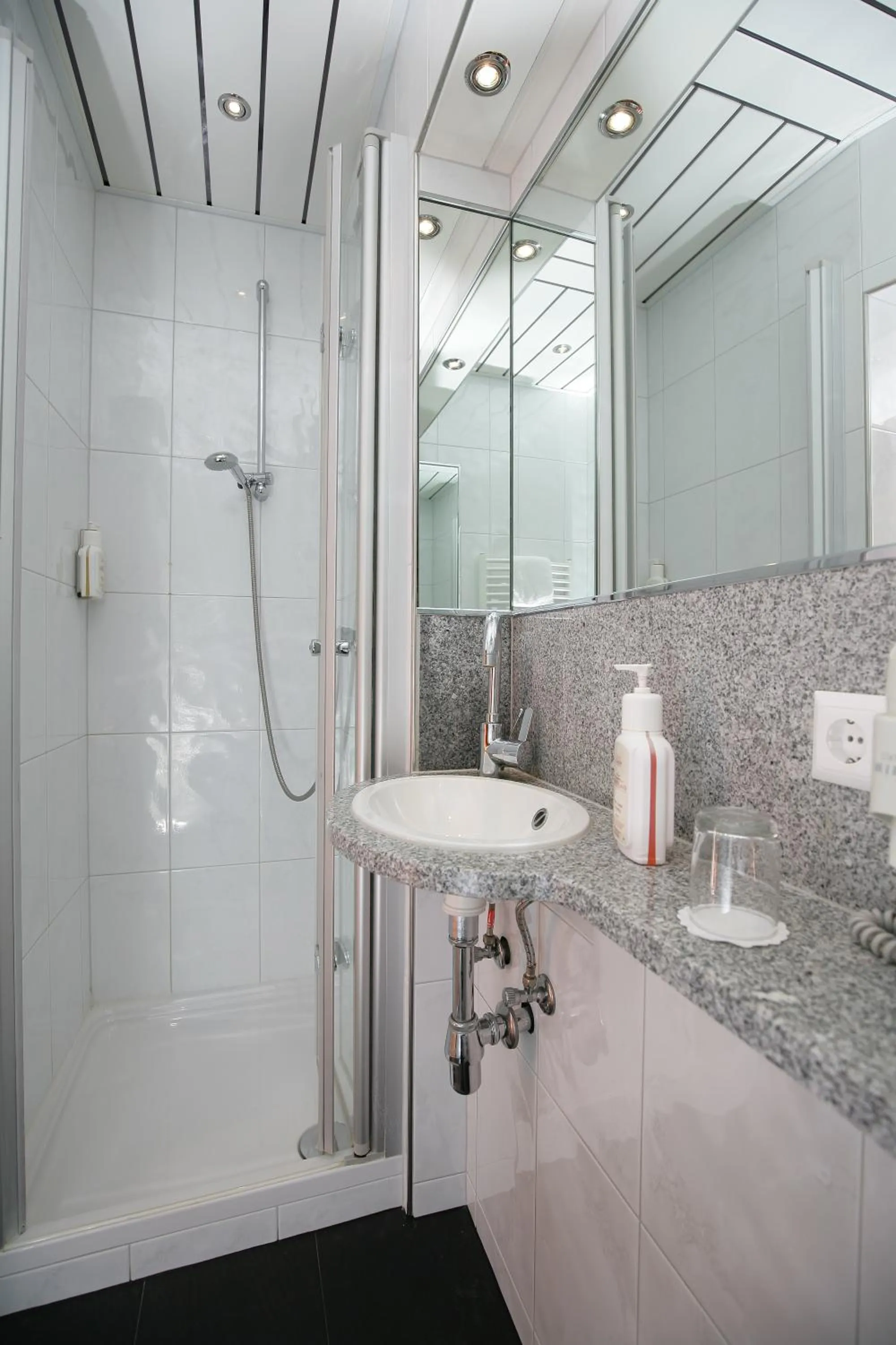 Photo of the whole room in Badhotel Restaurant Stauferland