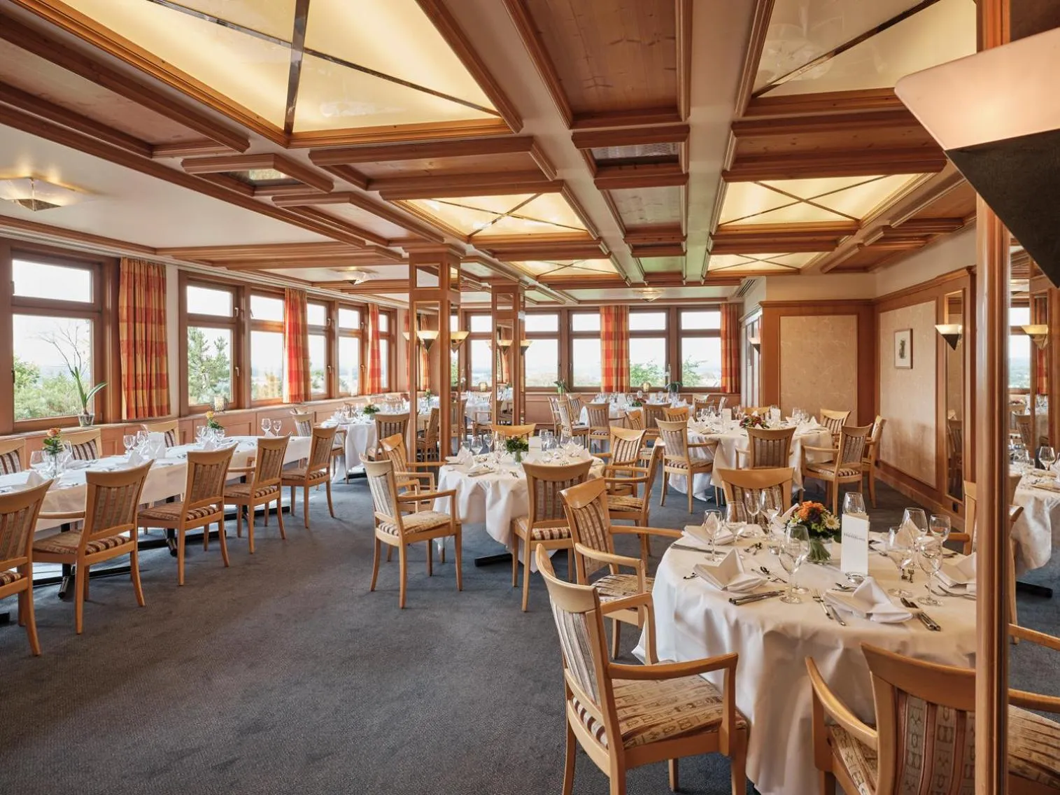 Restaurant/places to eat in Badhotel Restaurant Stauferland