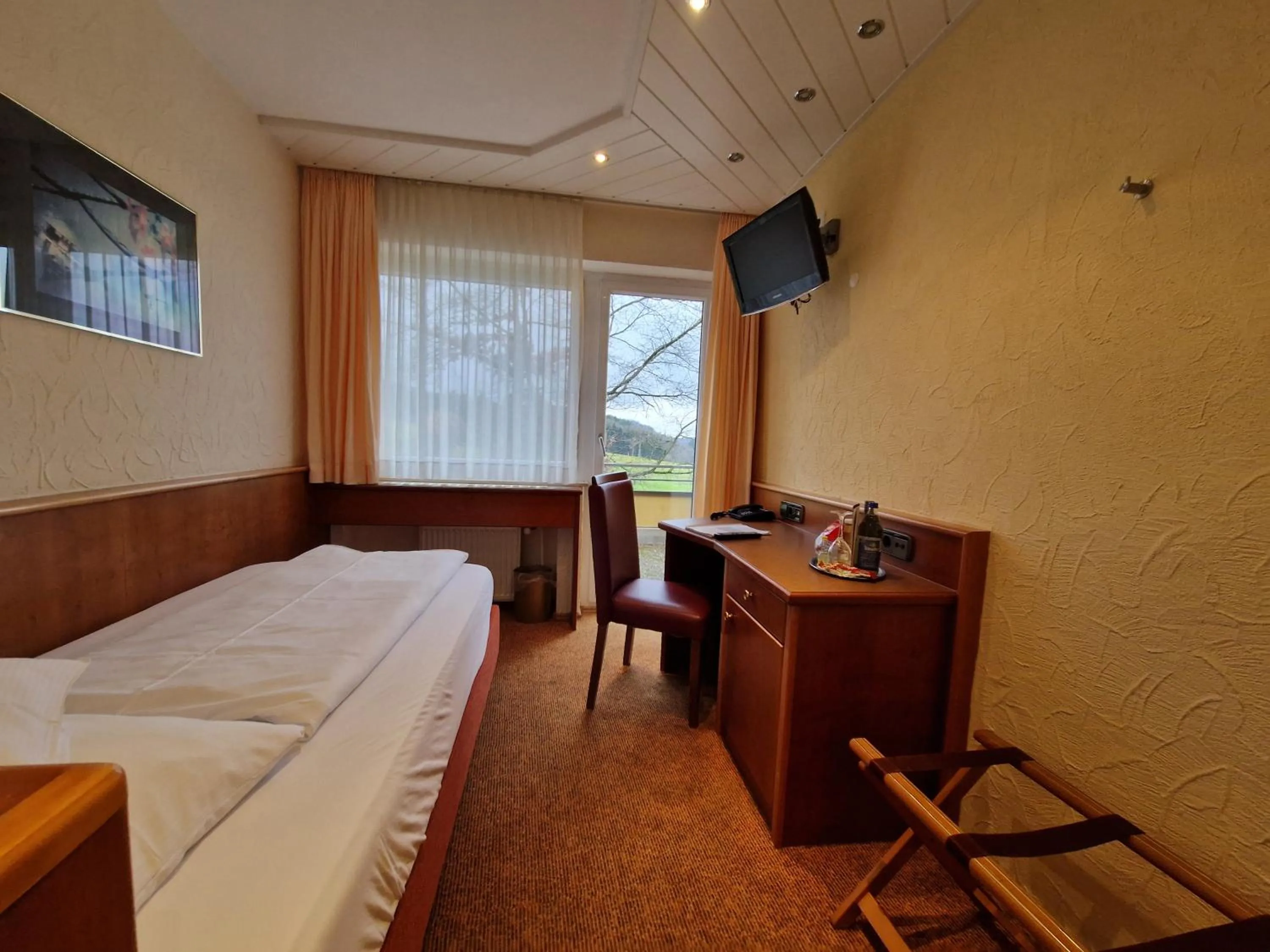 Bed in Badhotel Restaurant Stauferland