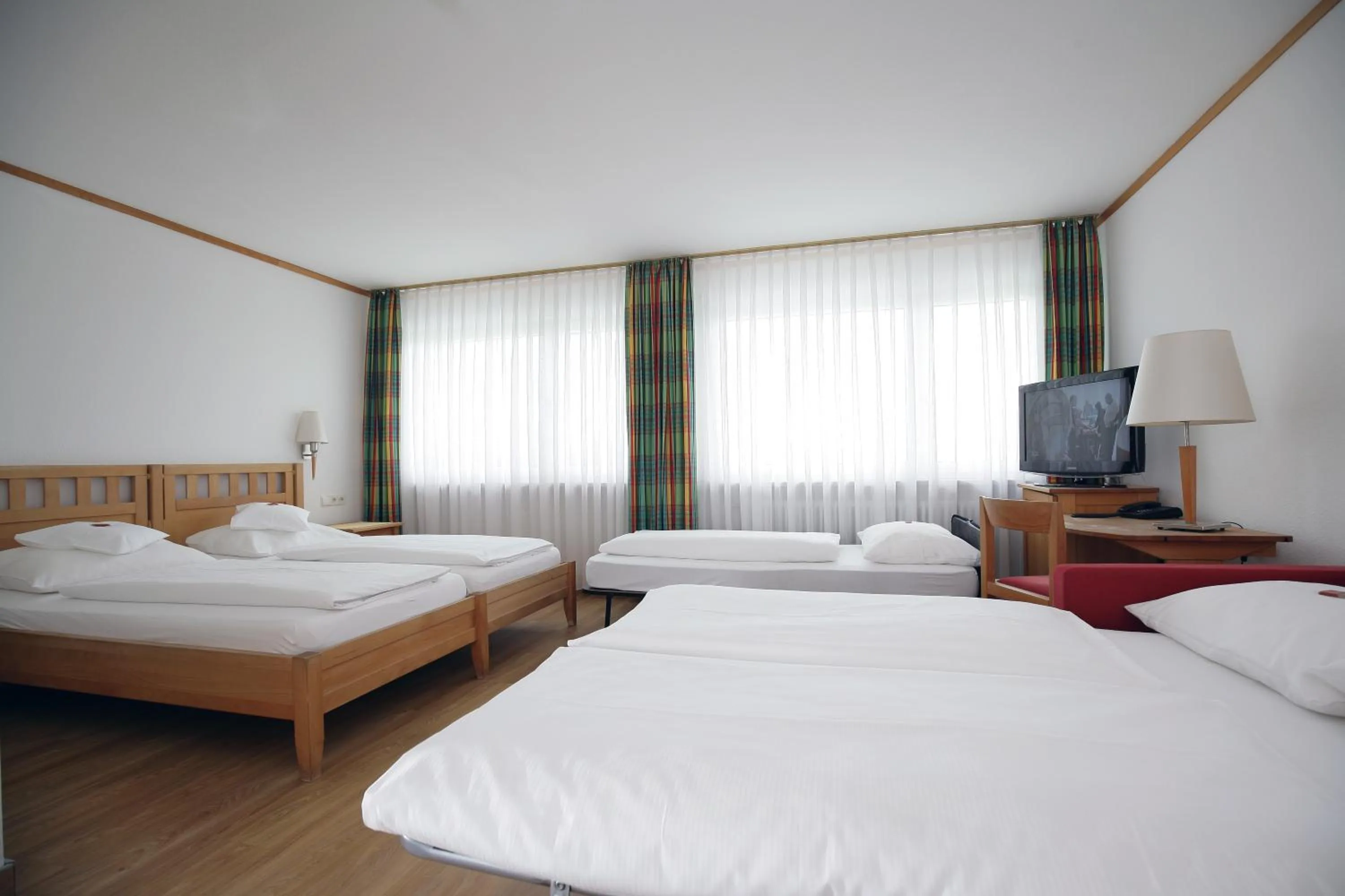 Photo of the whole room, Bed in Badhotel Restaurant Stauferland