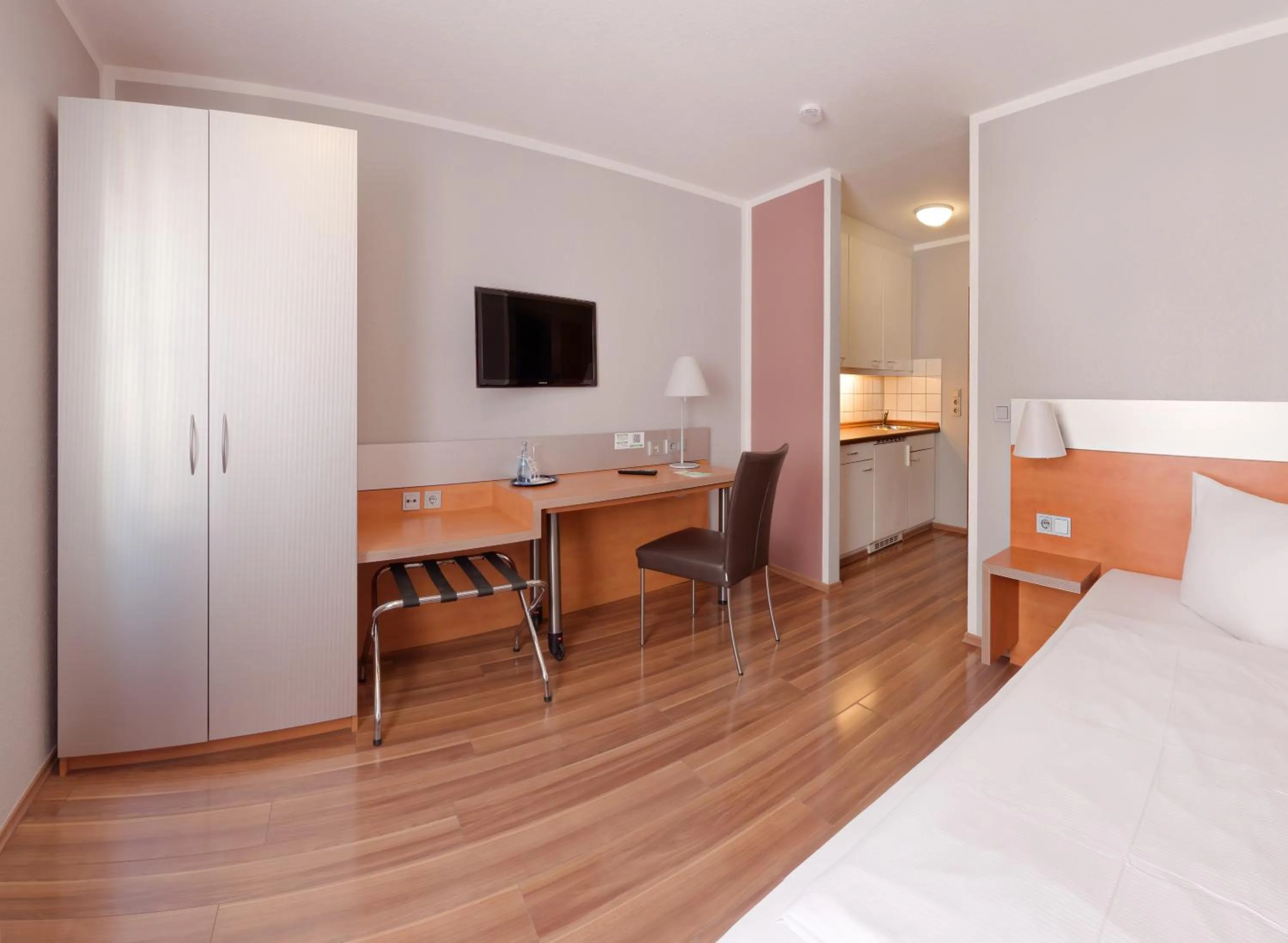 Bed in attimo Hotel Stuttgart***S