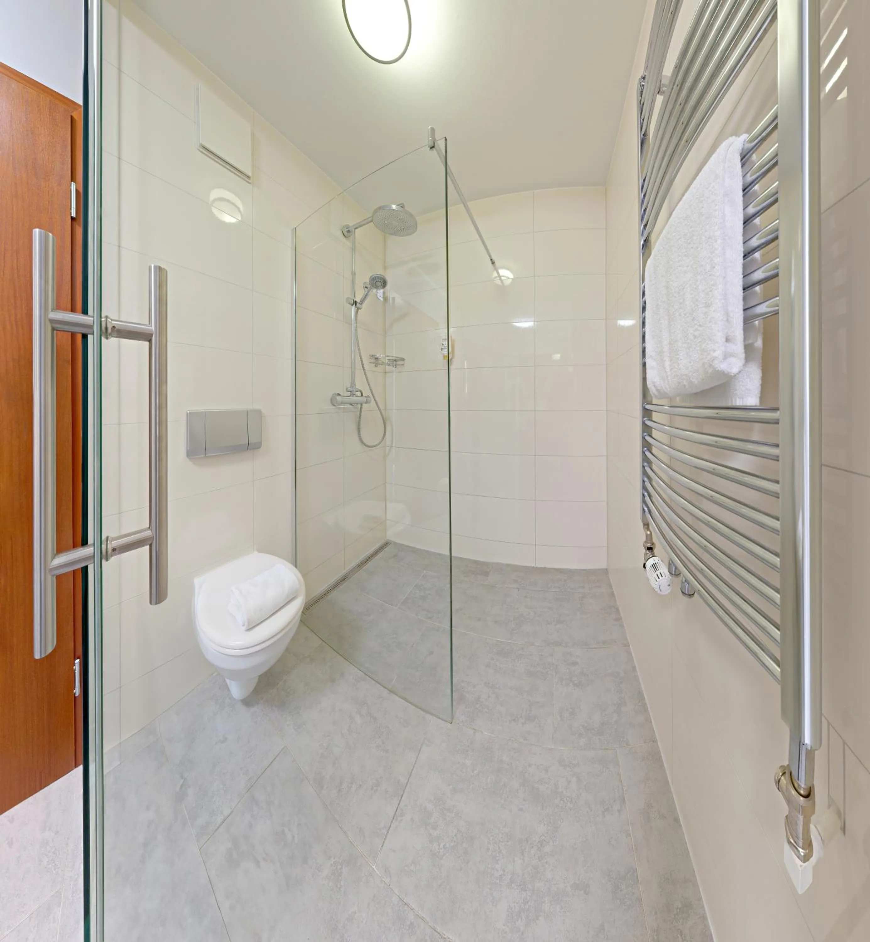 Shower in attimo Hotel Stuttgart***S