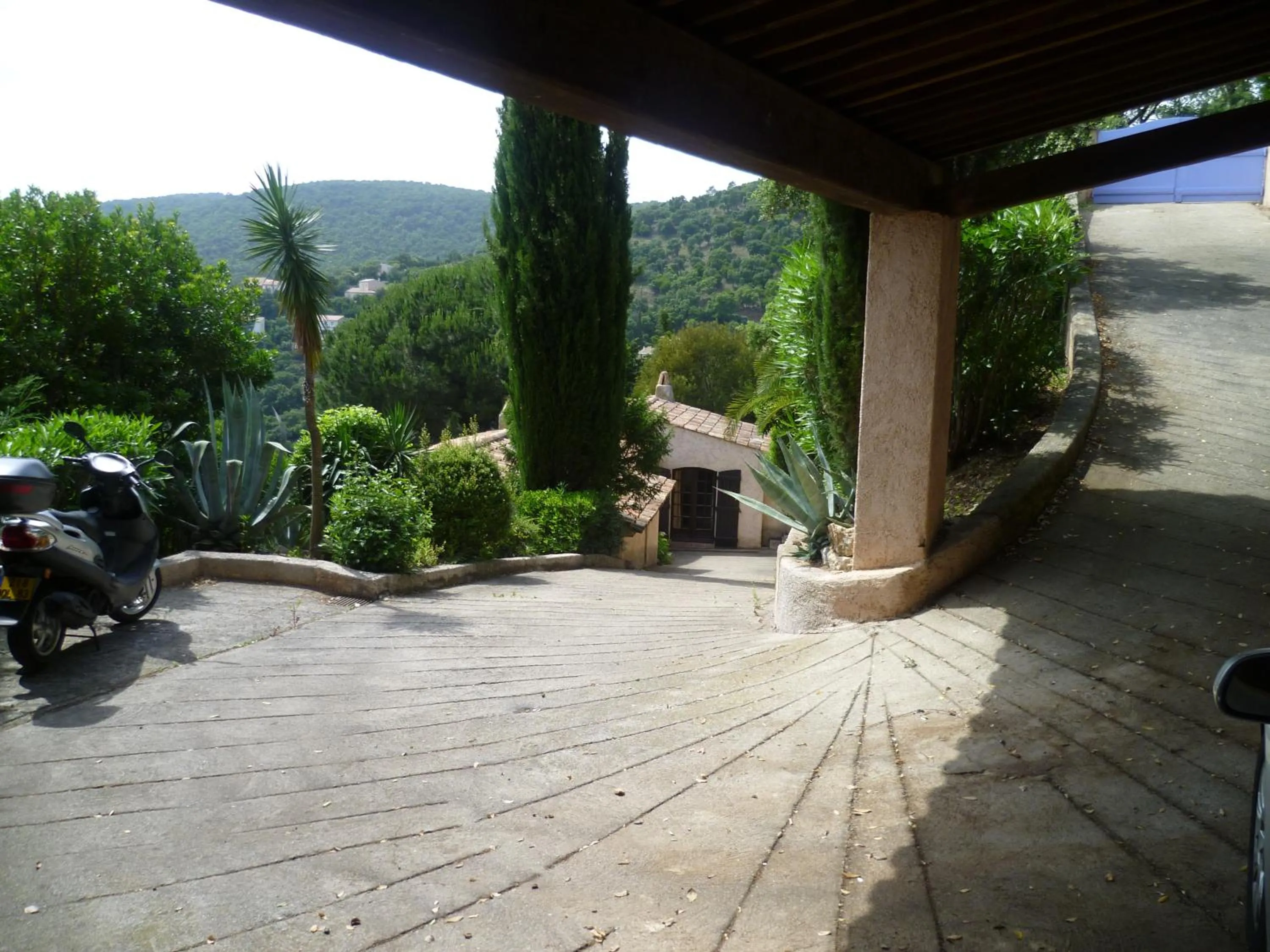 Property building in Villa Sans Pareil
