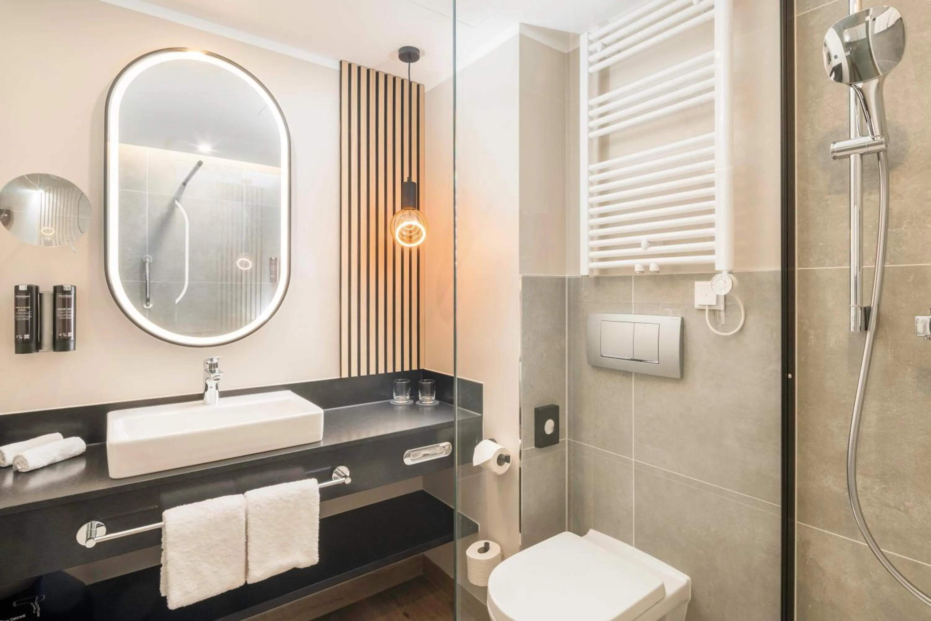 Shower in Steigenberger Hotel Bielefelder Hof