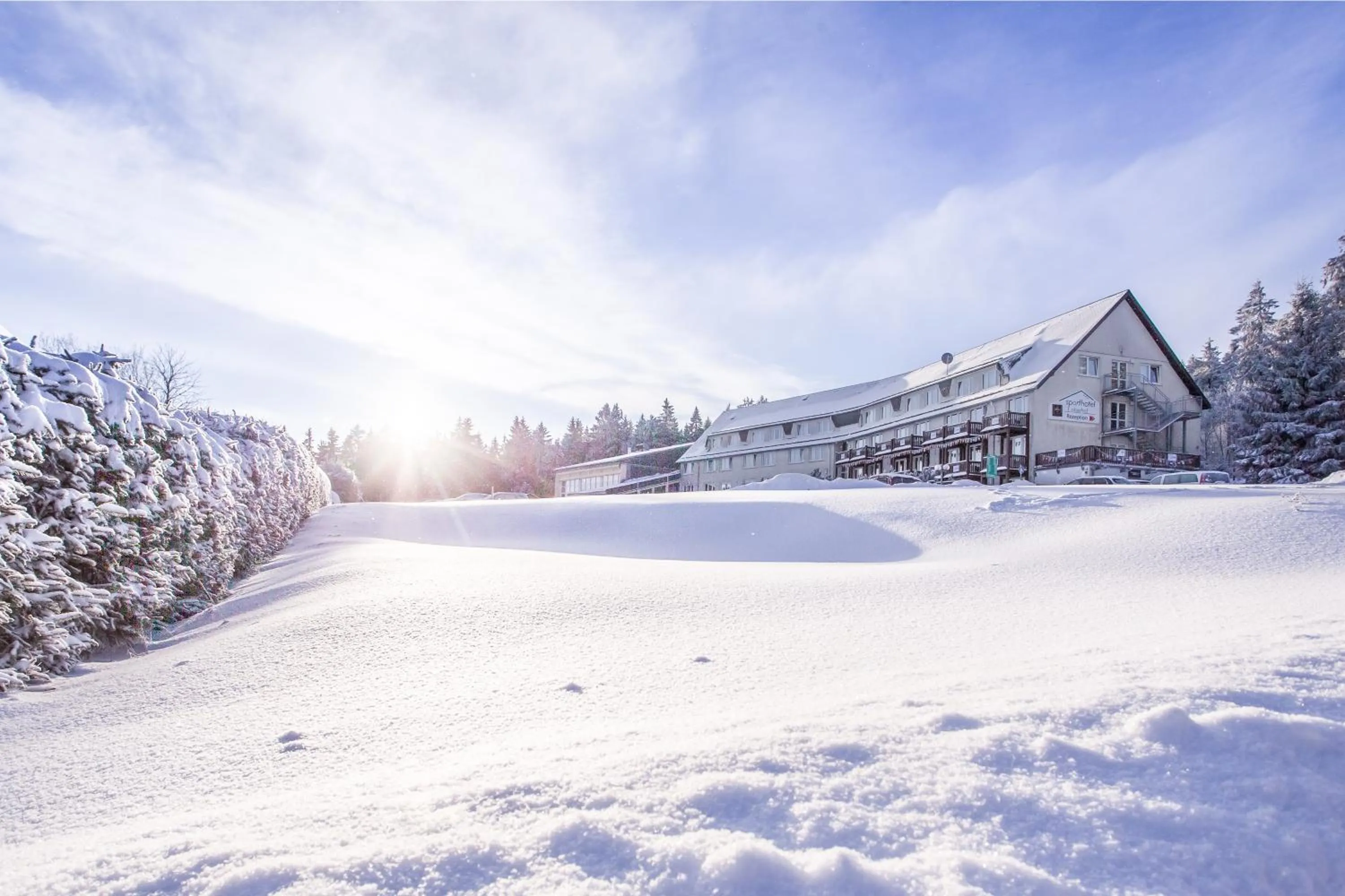 Facade/entrance in WAGNERS Sporthotel Oberhof