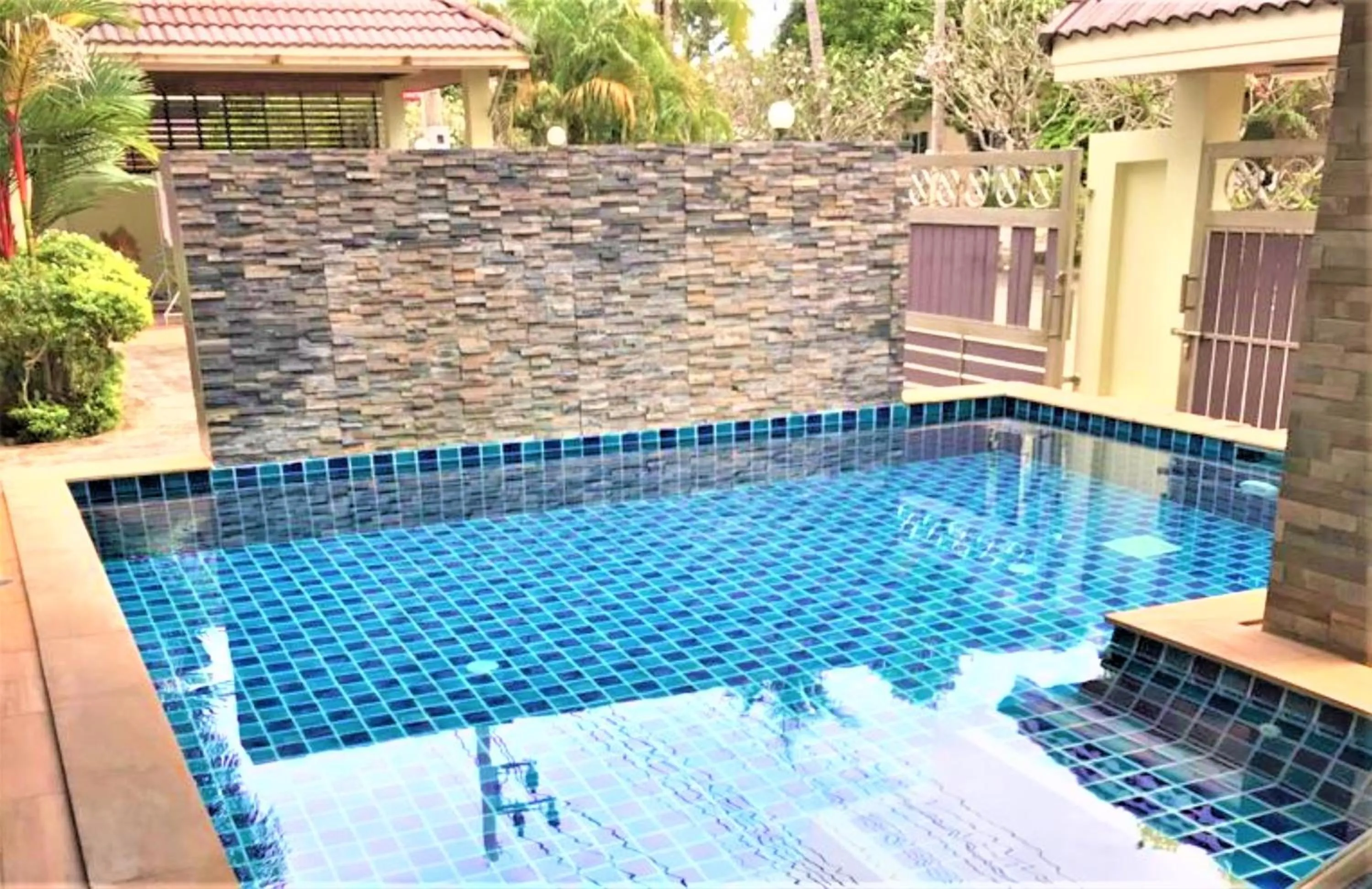 Swimming pool in Nasa Hotel