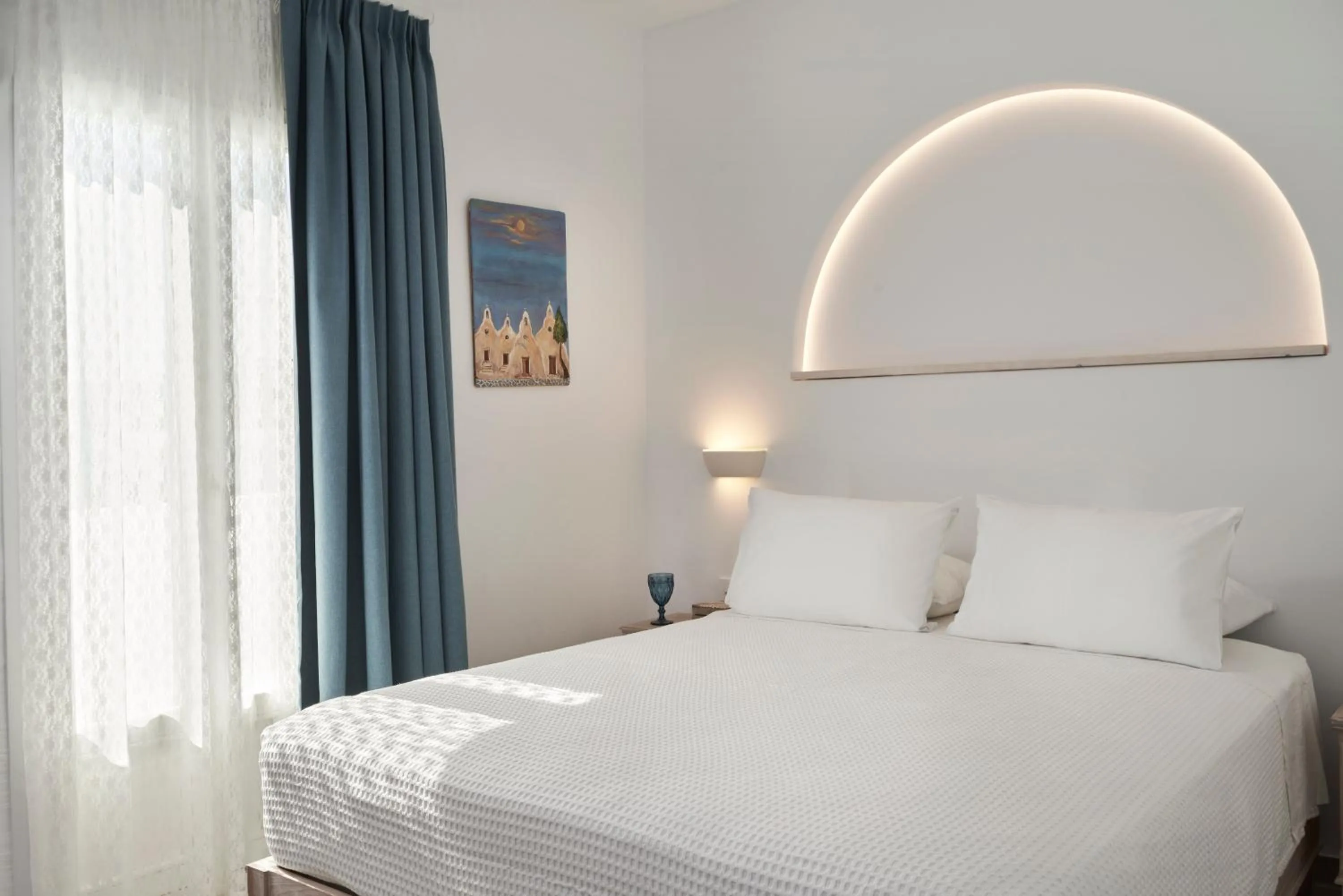 Photo of the whole room, Bed in Galation