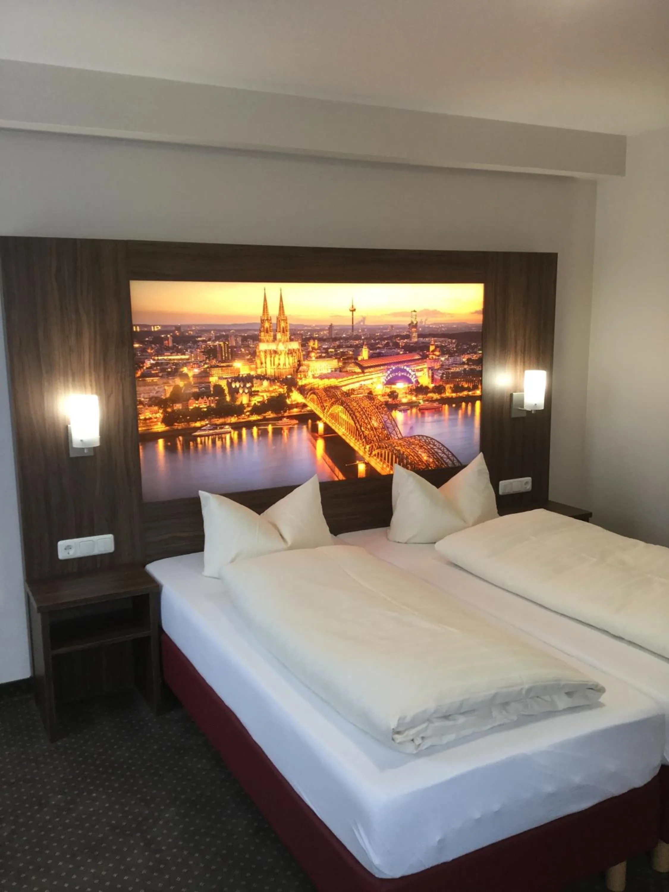 Photo of the whole room, Bed in Hotel Am Freischütz