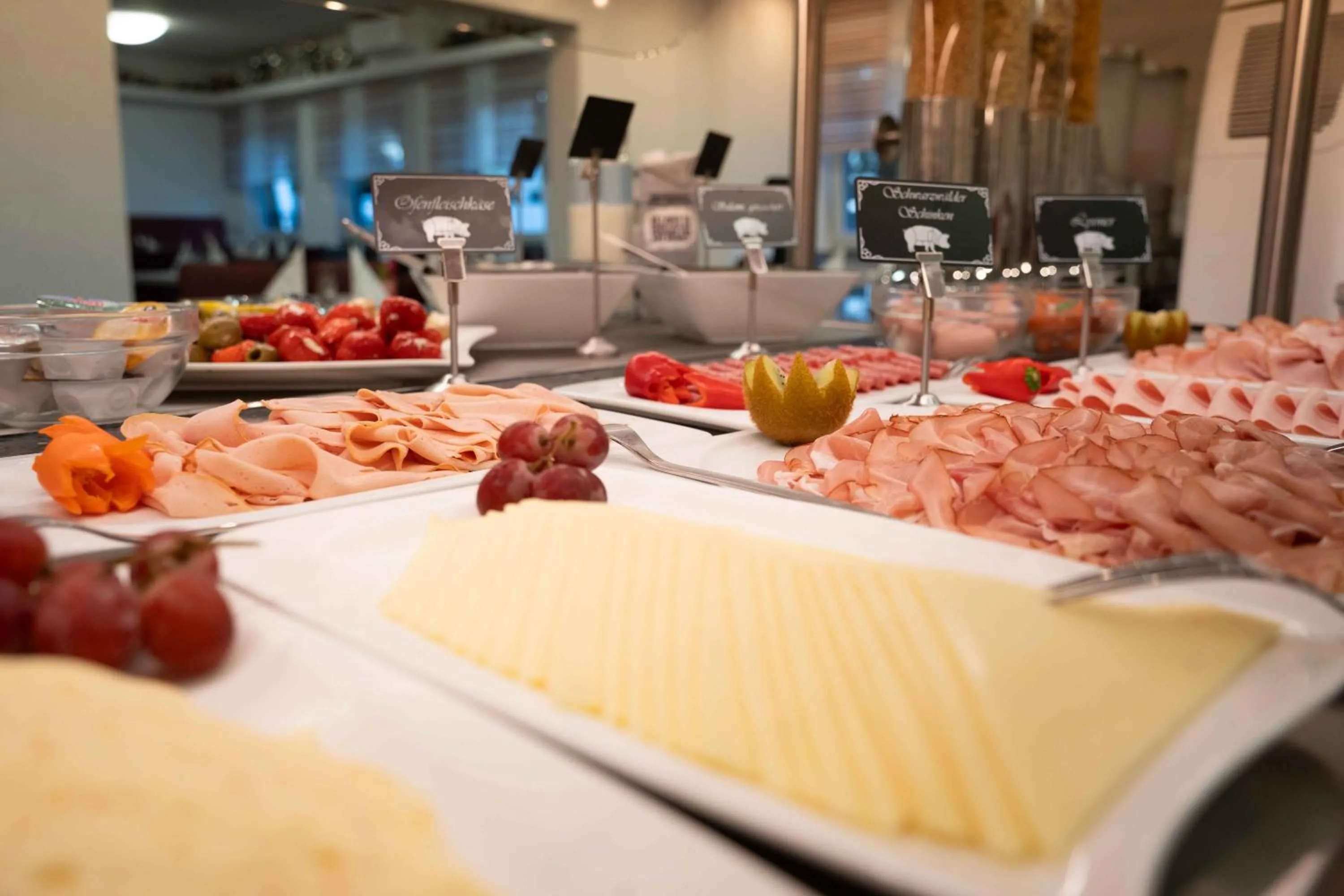 Buffet breakfast in Hotel Am Freischütz