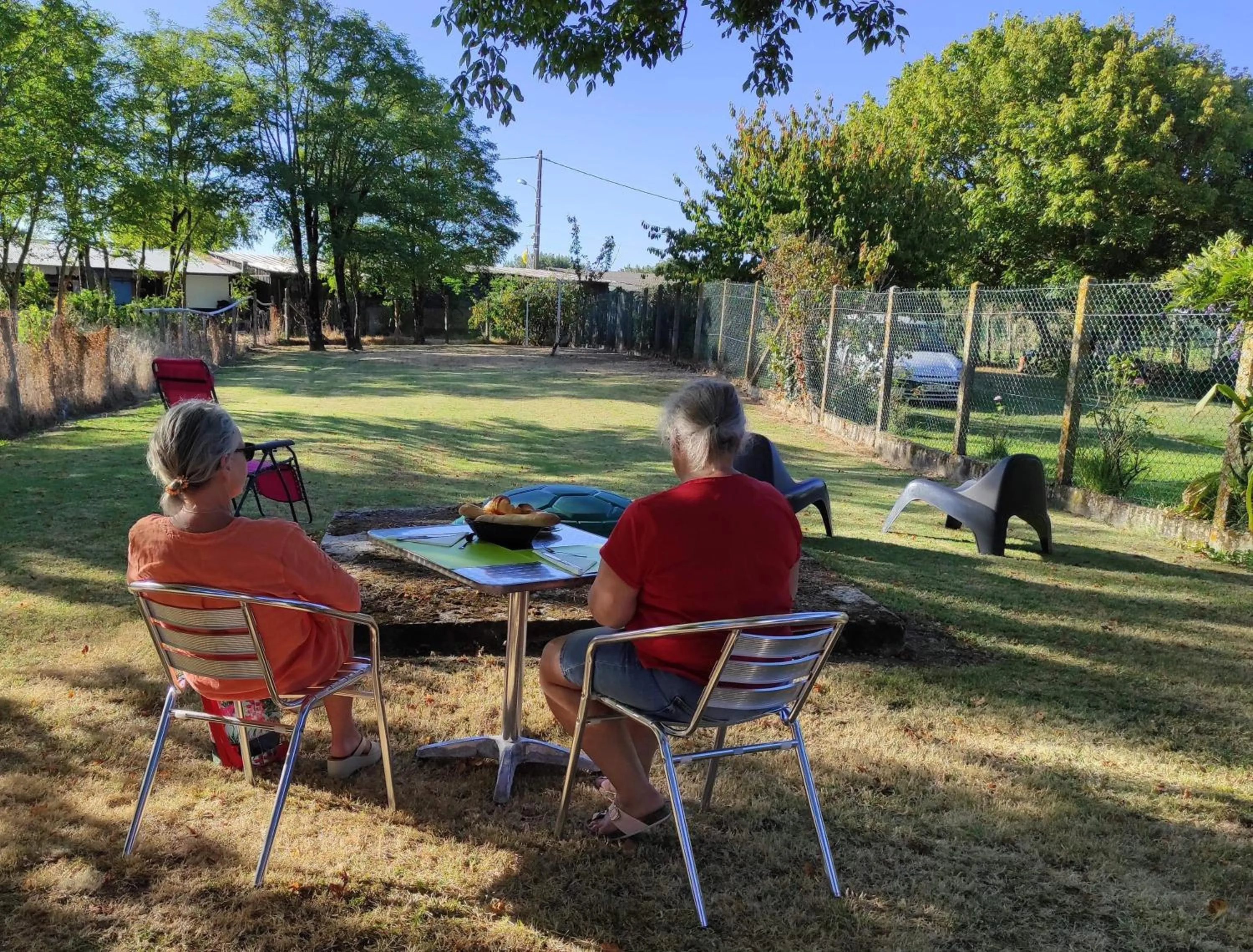 Garden view in Hôtel LES TERRASSES