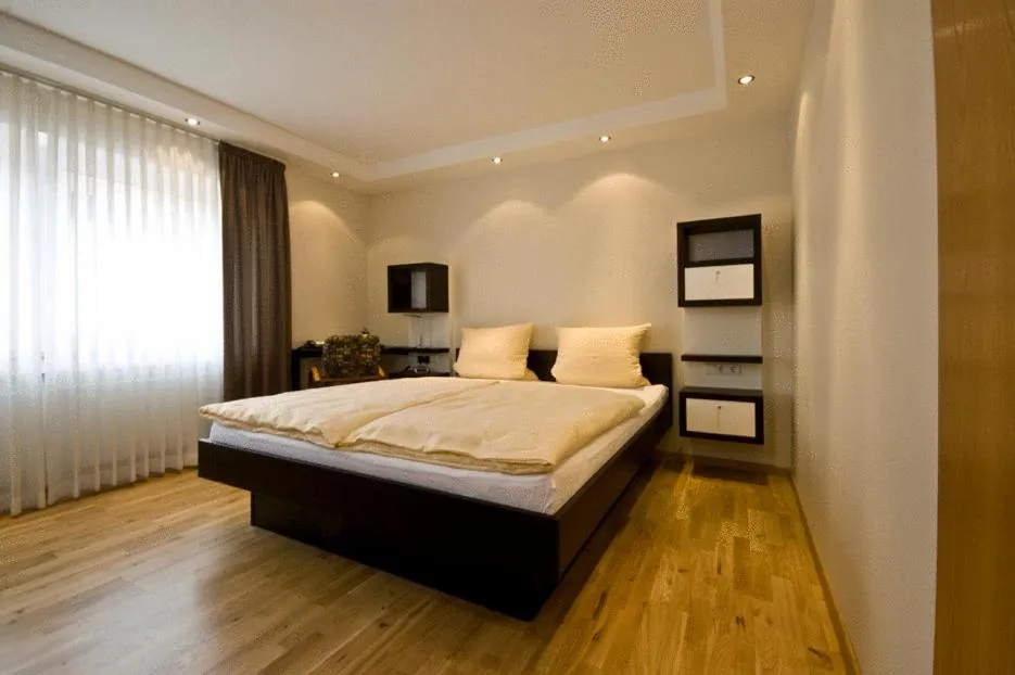 Photo of the whole room, Bed in Alte - Post - Hotel