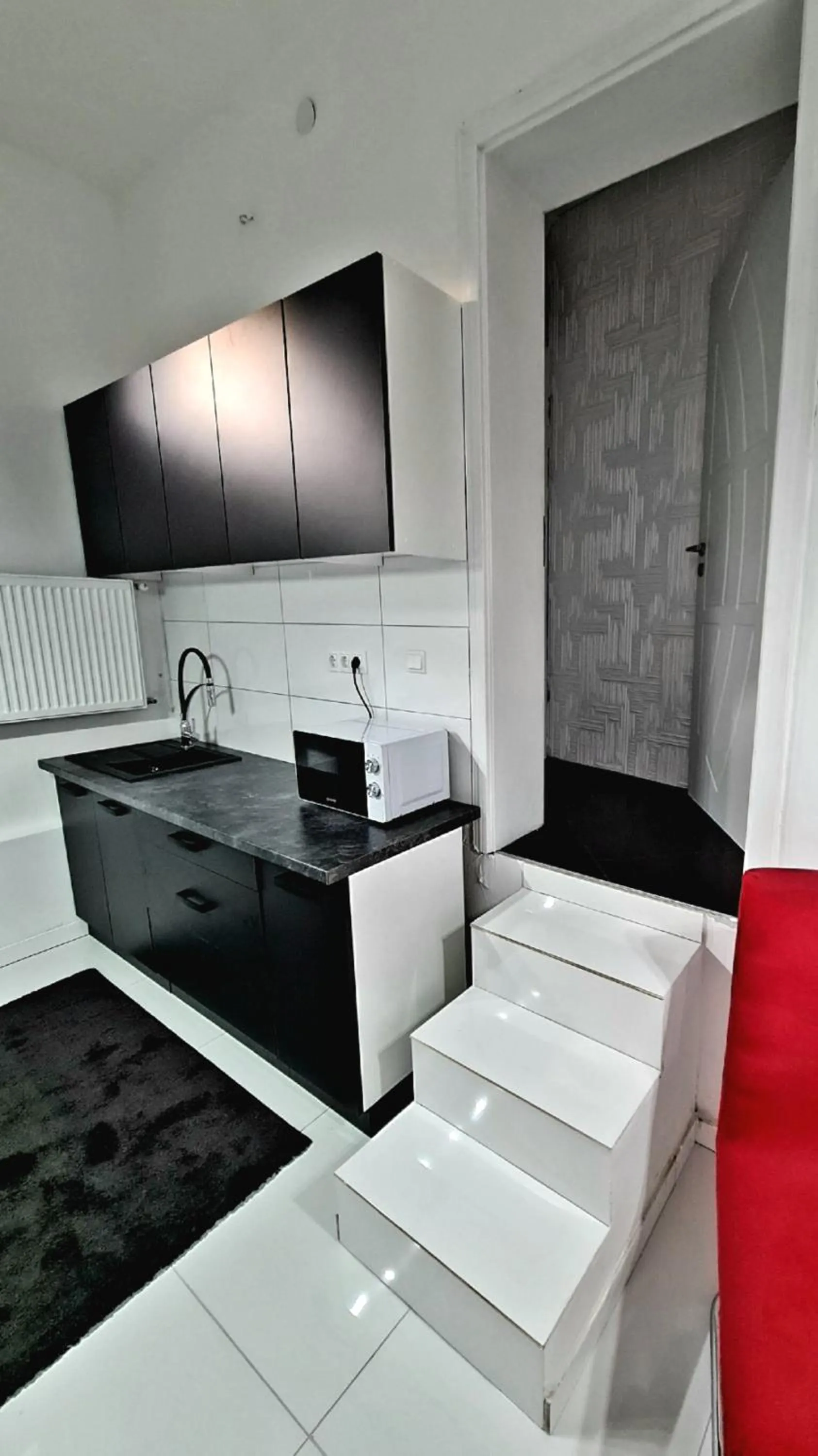 Kitchen or kitchenette in Airport Luxury Apartman 42