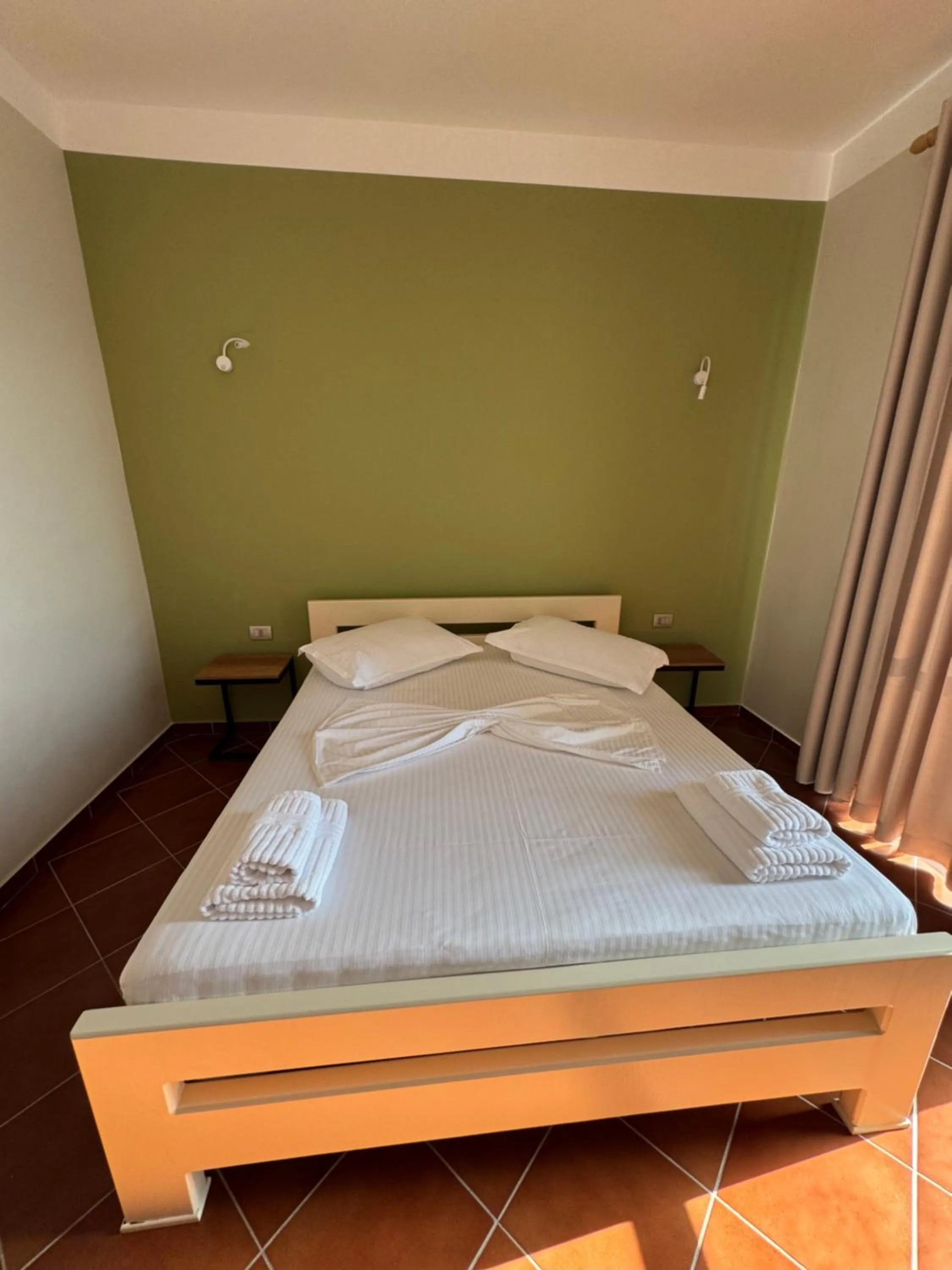 Bedroom, Bed in Hotel Cekodhima