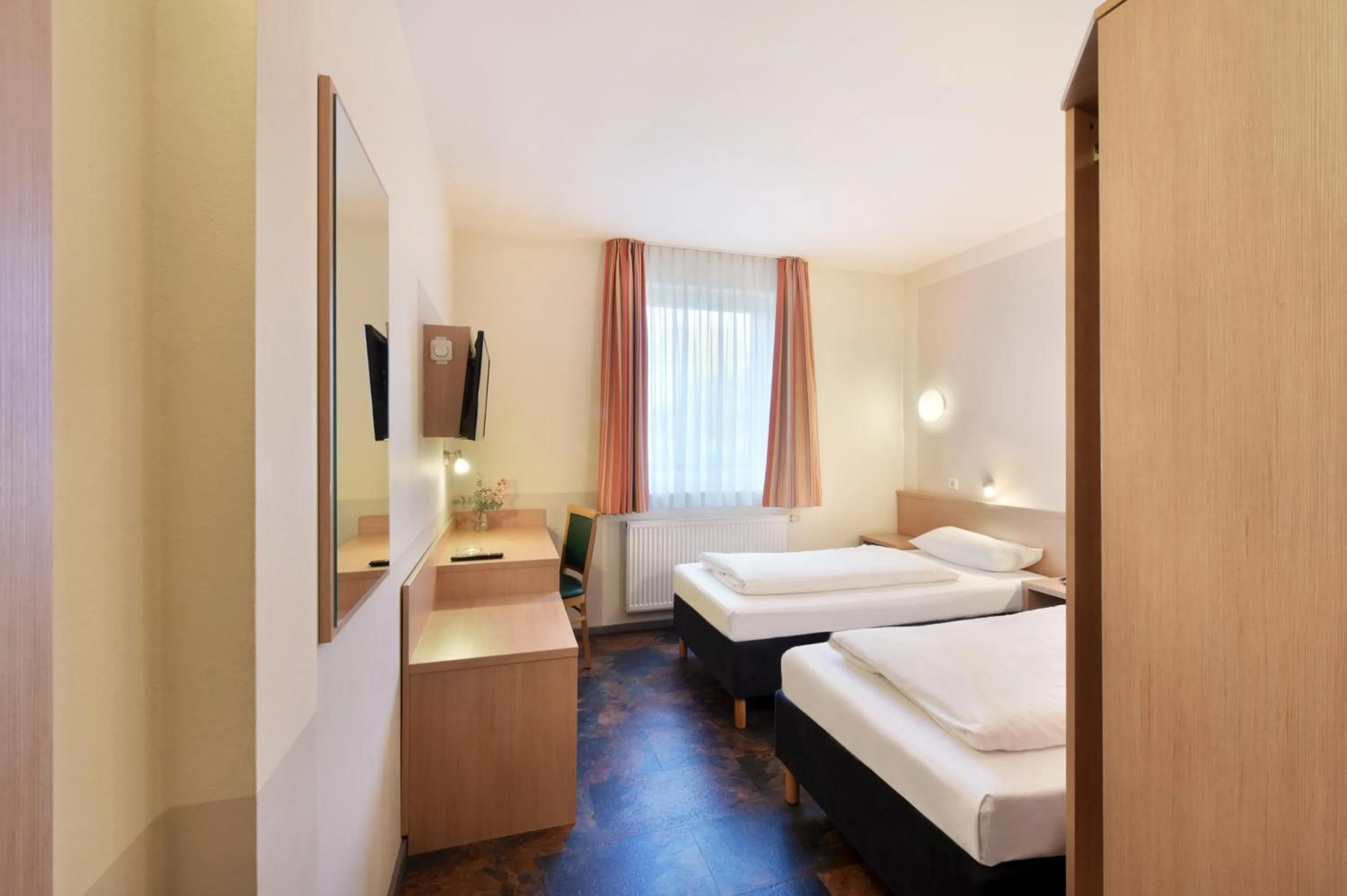 Photo of the whole room, Bed in meinHotel