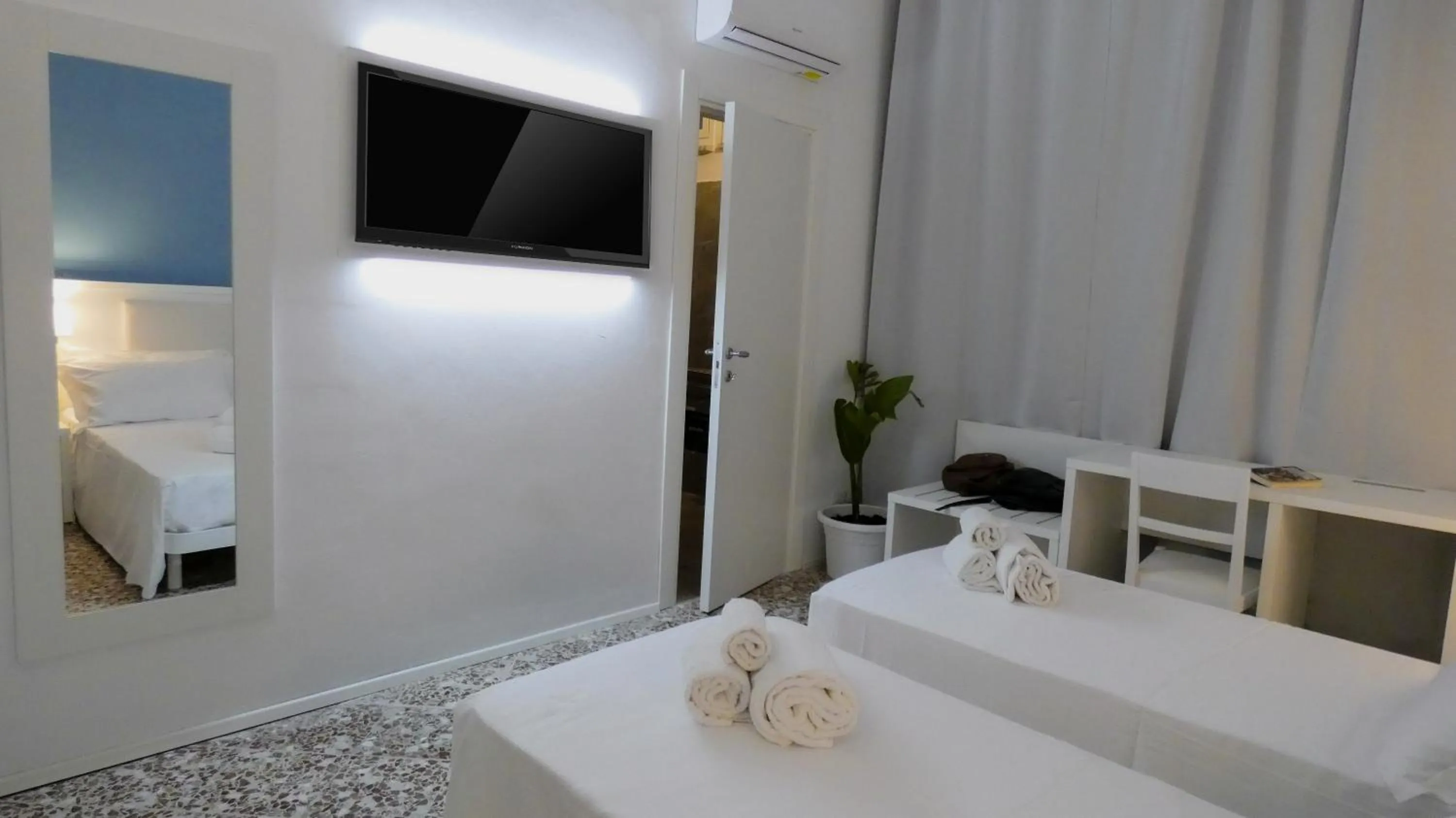 TV and multimedia, Bed in Regina Margherita