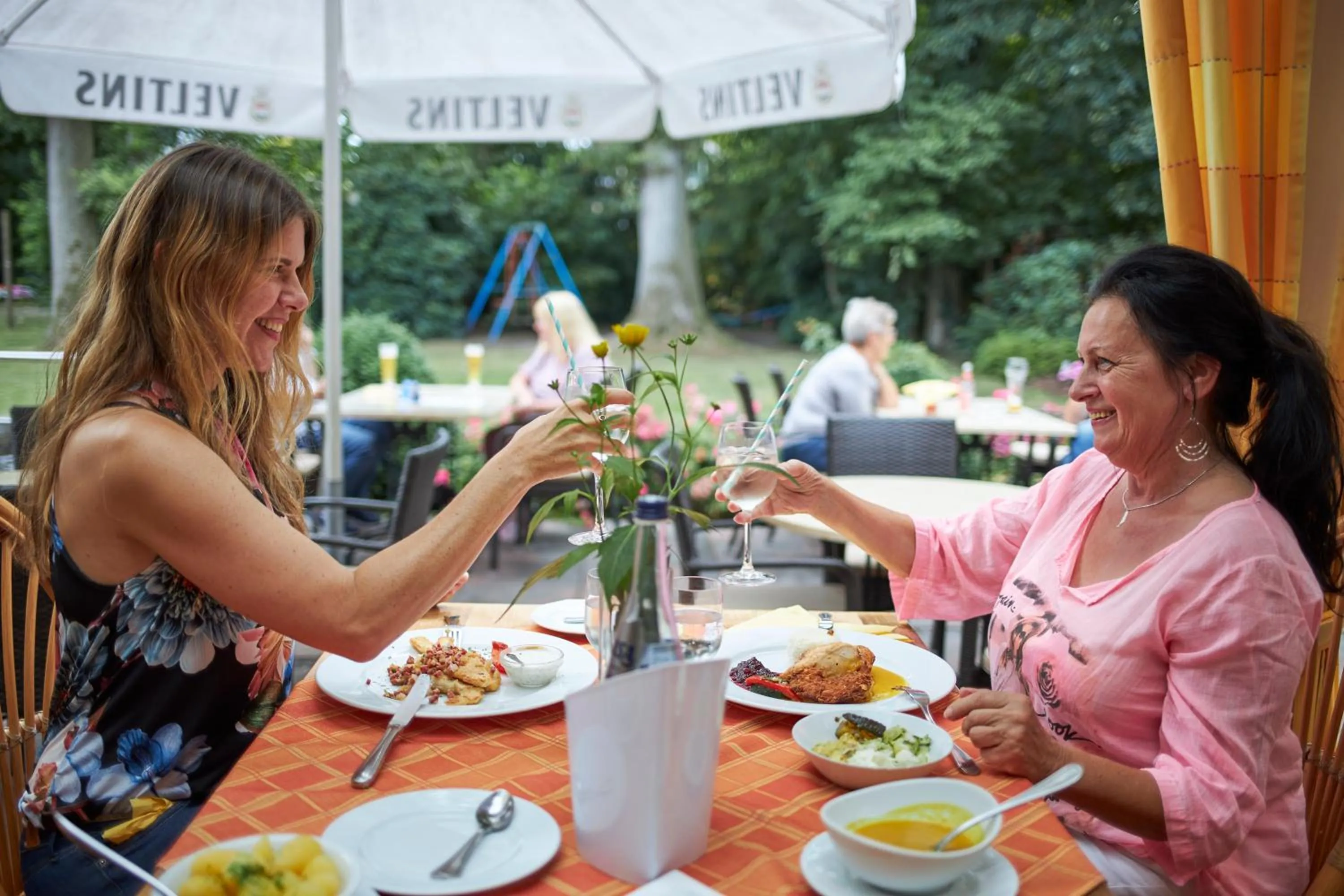 Restaurant/places to eat in Flairhotel Hubertus