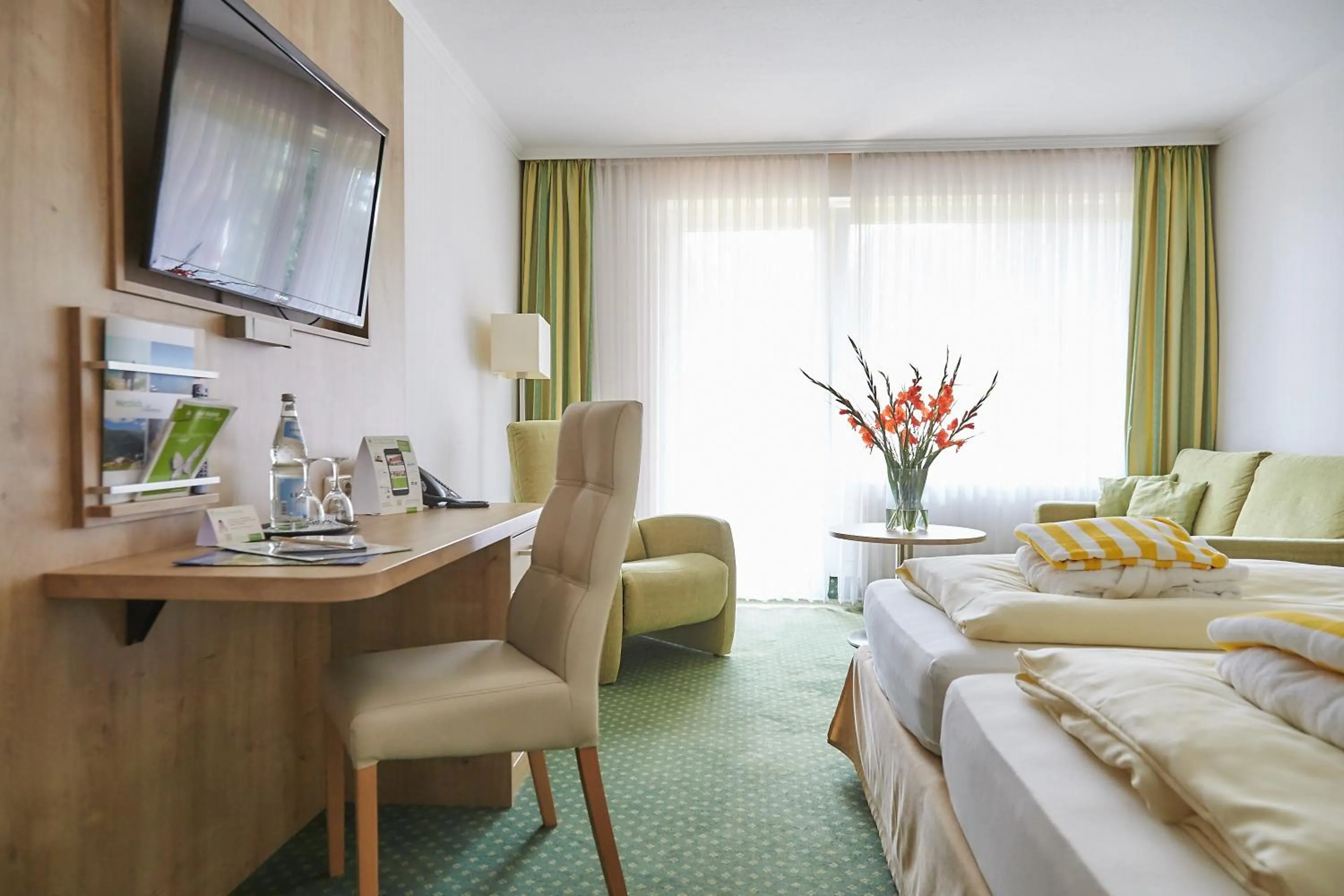 TV and multimedia, Bed in Flairhotel Hubertus
