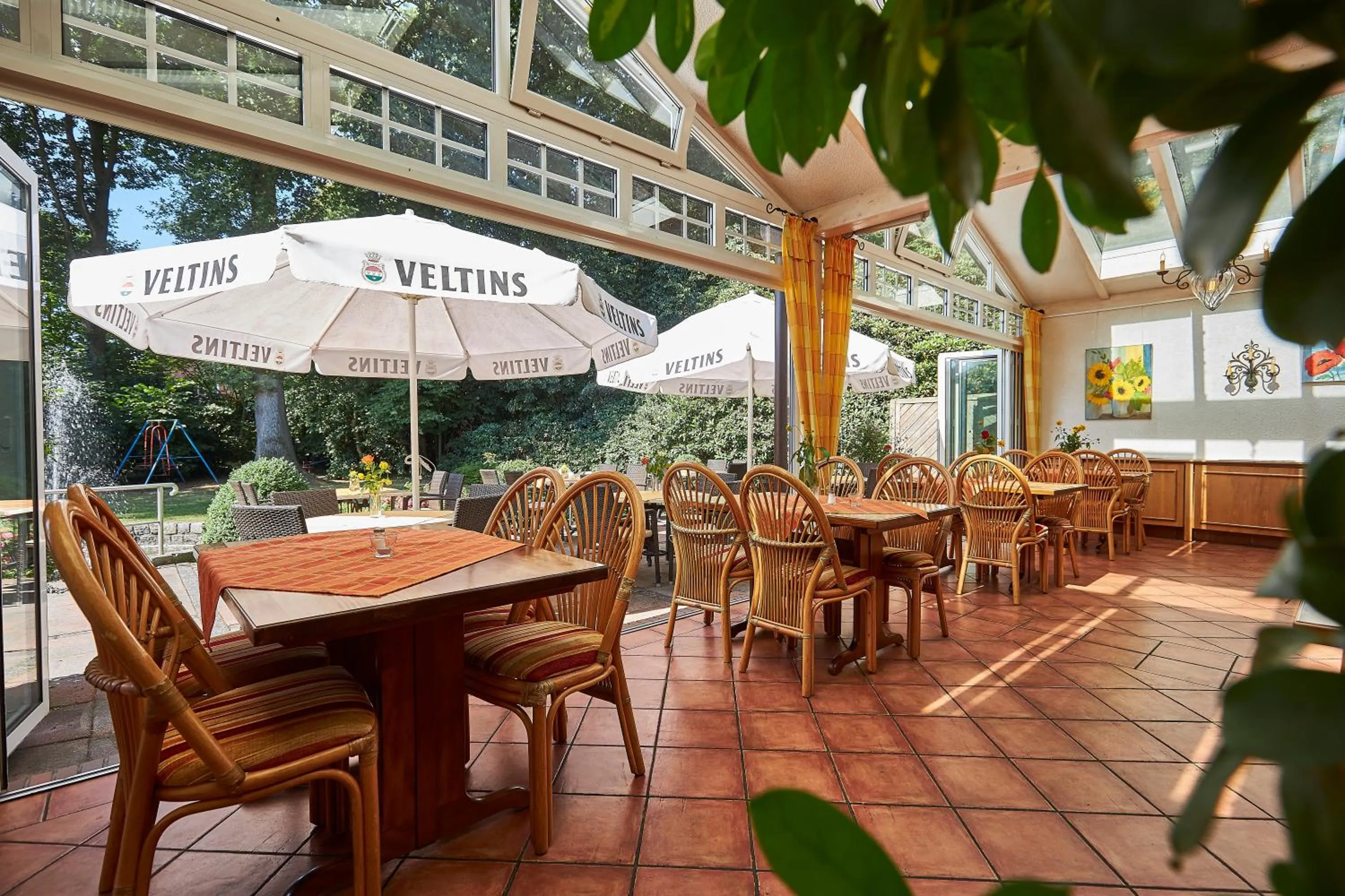 Restaurant/places to eat in Flairhotel Hubertus