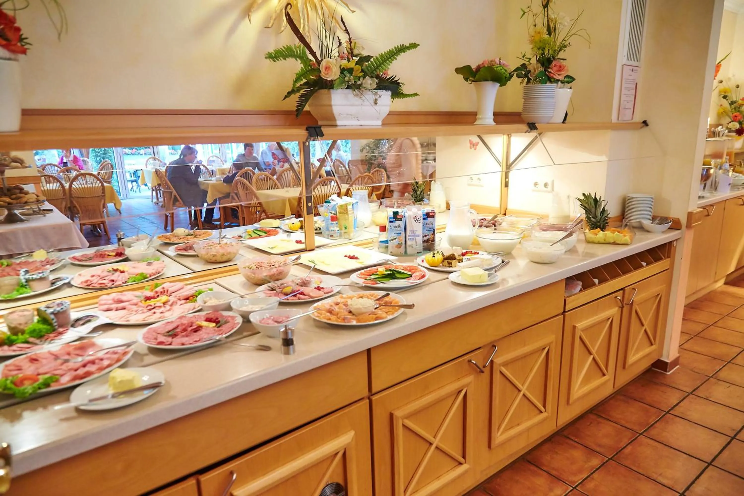 Restaurant/places to eat in Flairhotel Hubertus