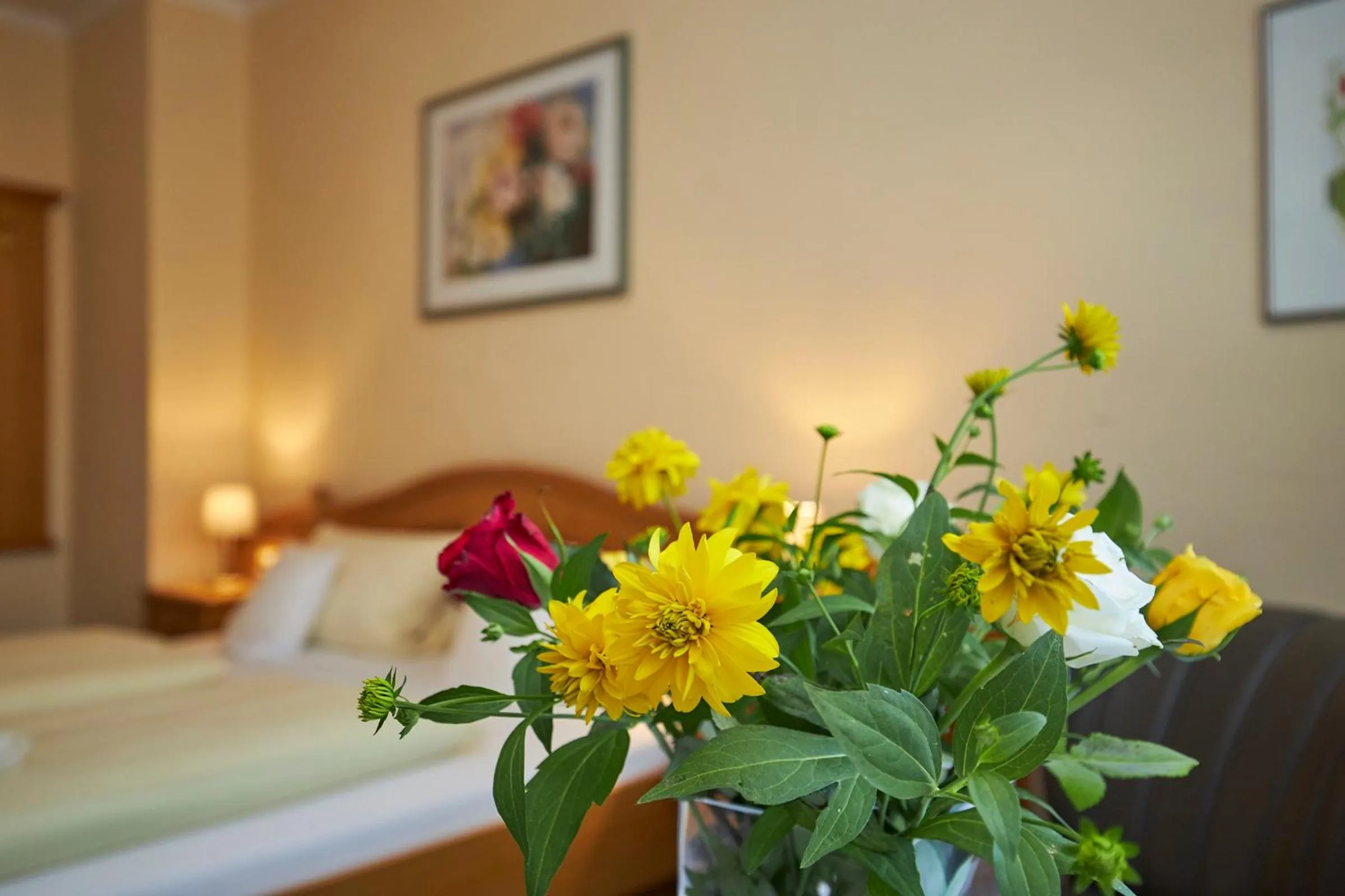 Photo of the whole room, Bed in Flairhotel Hubertus