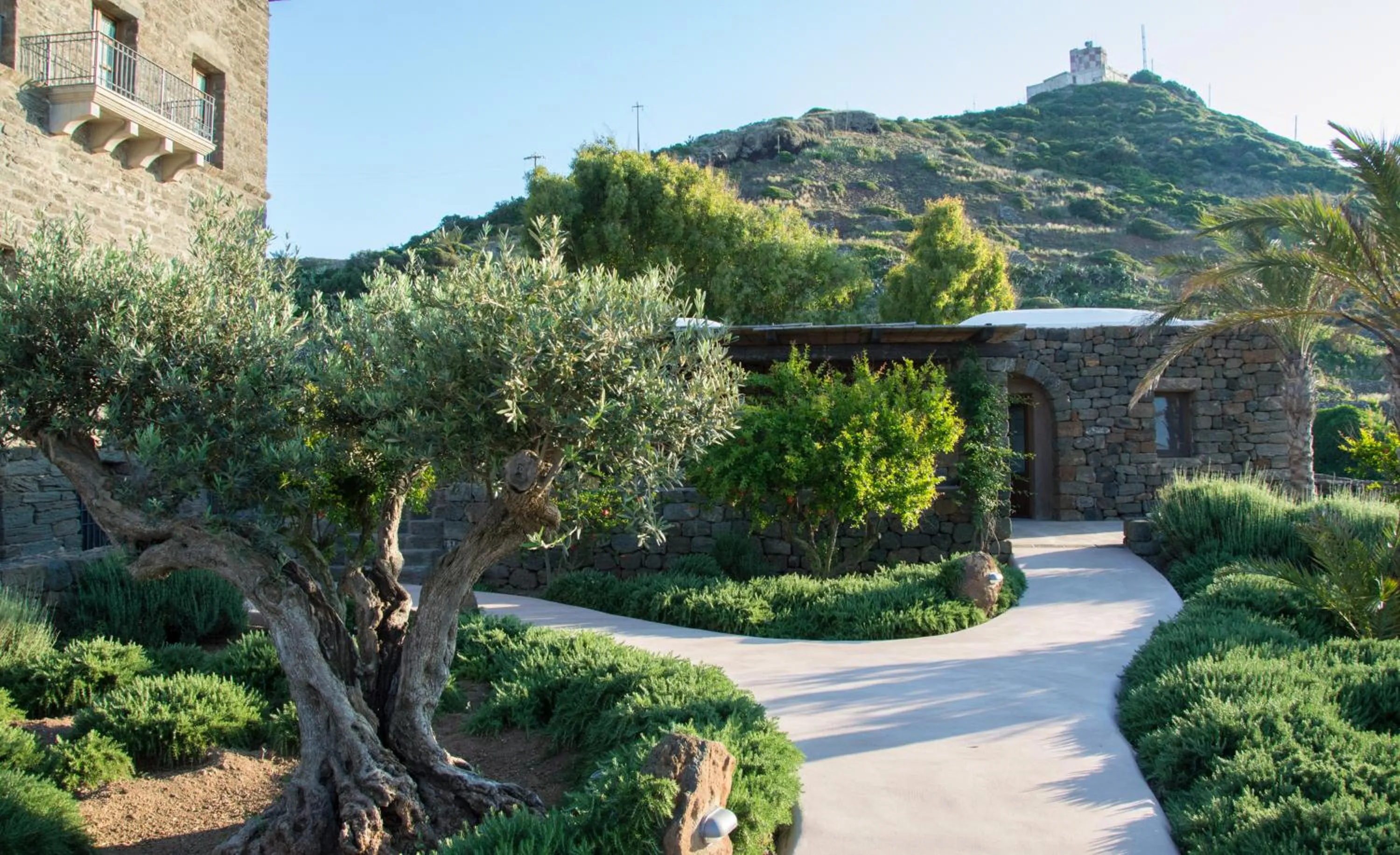 Property building in Resort Acropoli