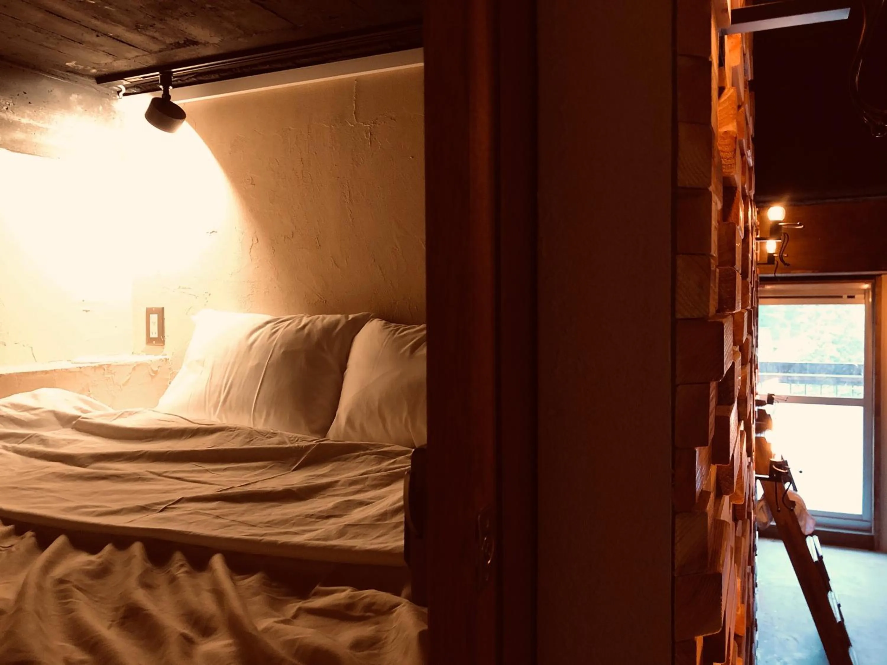 Bedroom, Bed in RoheN ASHINOKO