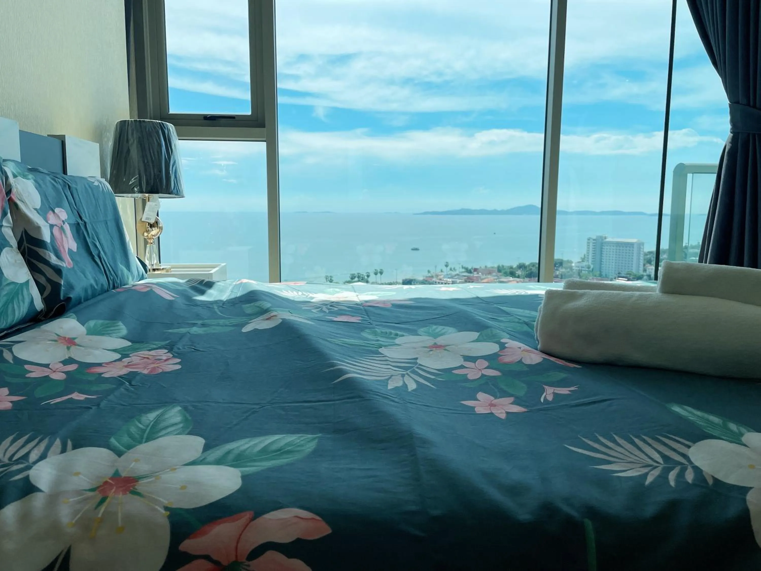 Bed in Riviera Jomtien by Daisy Pattaya