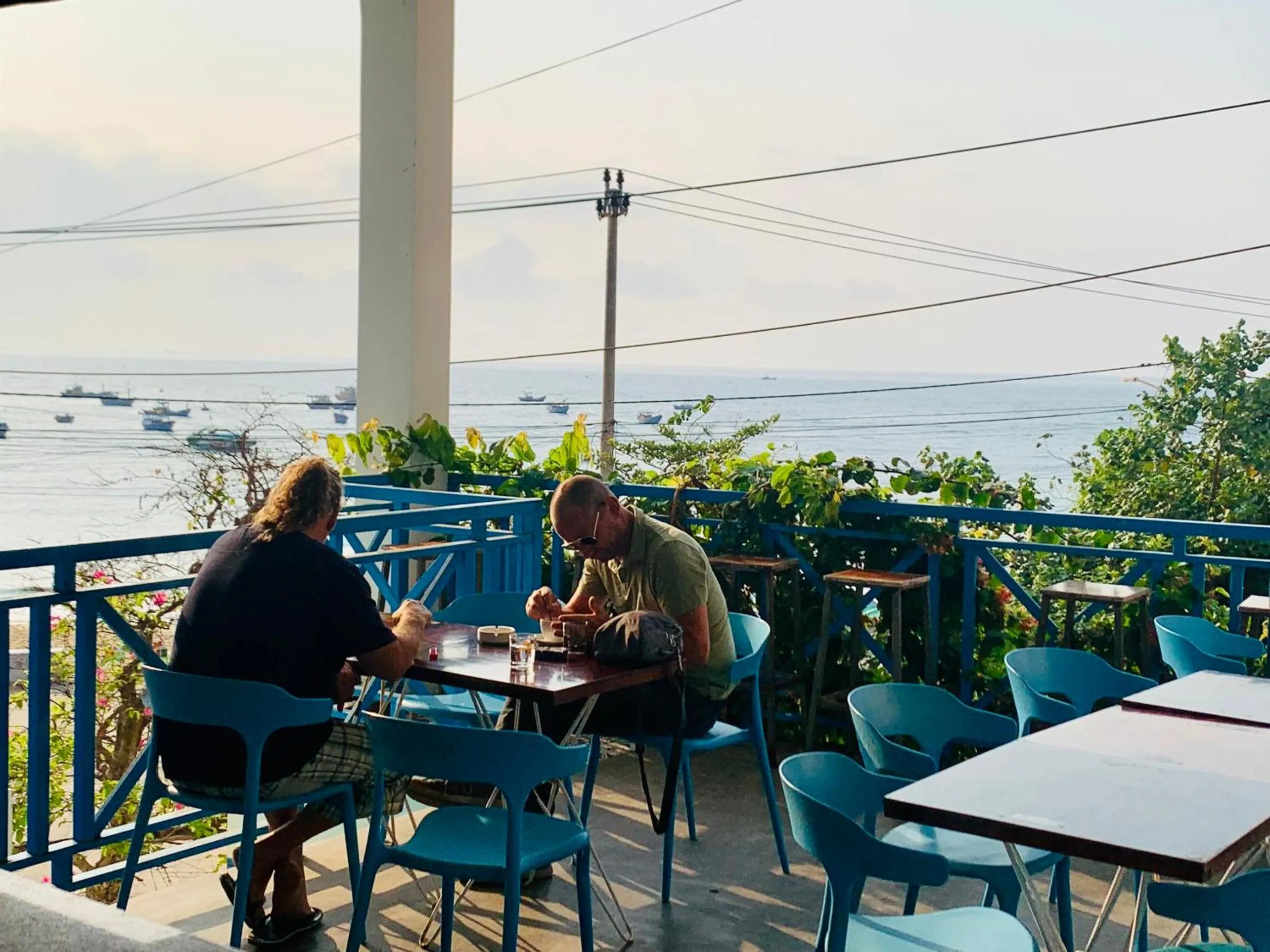 Restaurant/places to eat in Chai Village Hotel