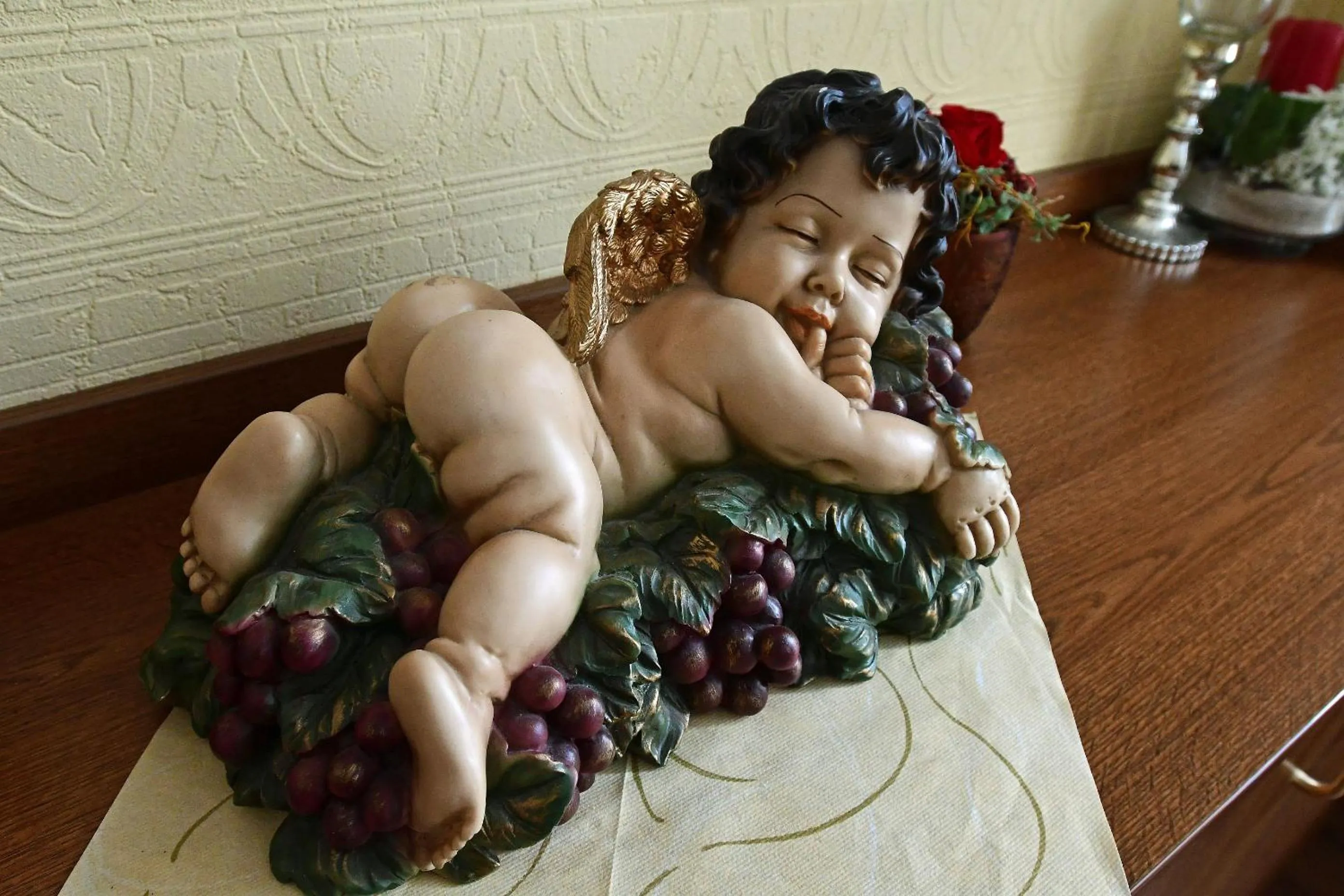 Decorative detail in Hotel garni Goldene Henne