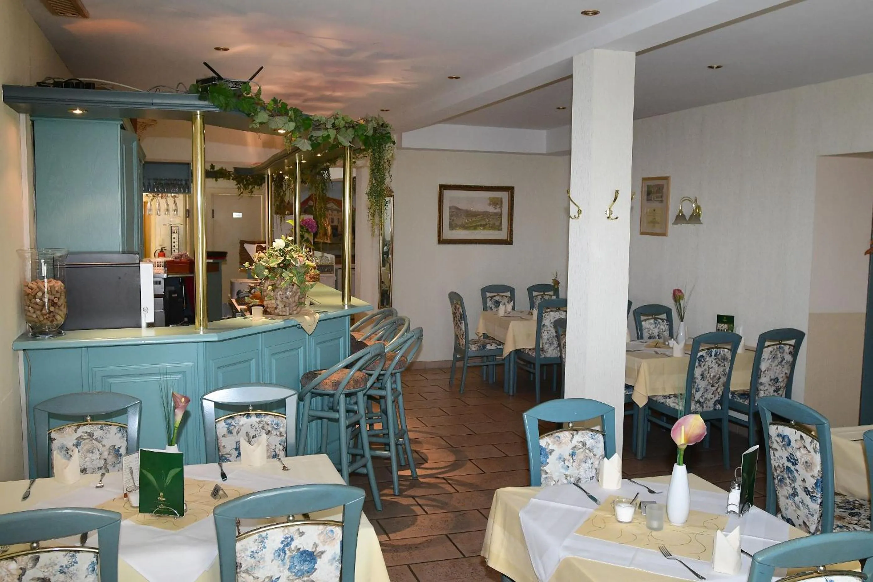 Restaurant/places to eat in Hotel garni Goldene Henne