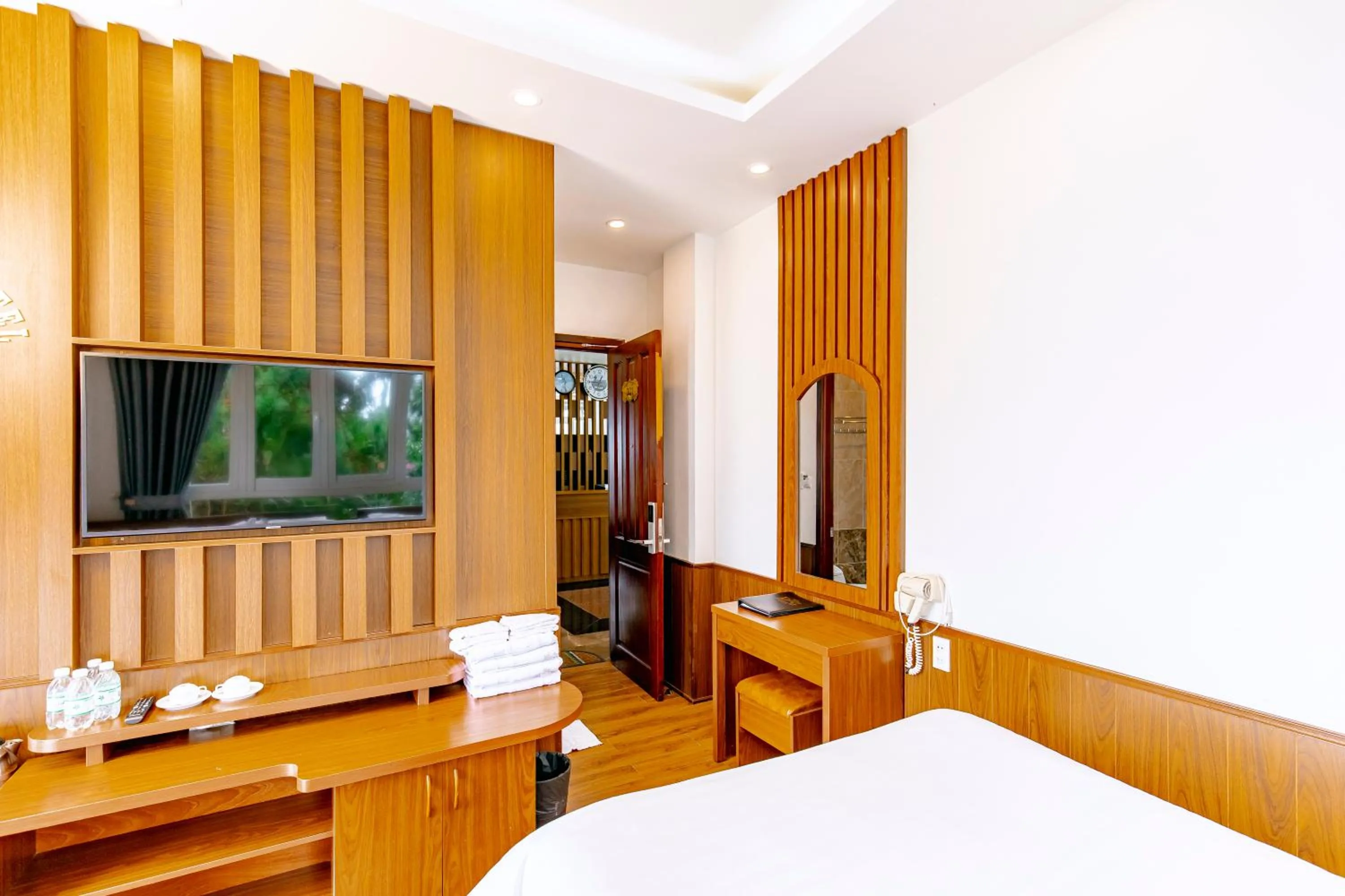 Bed in Dallas Hotel Dalat