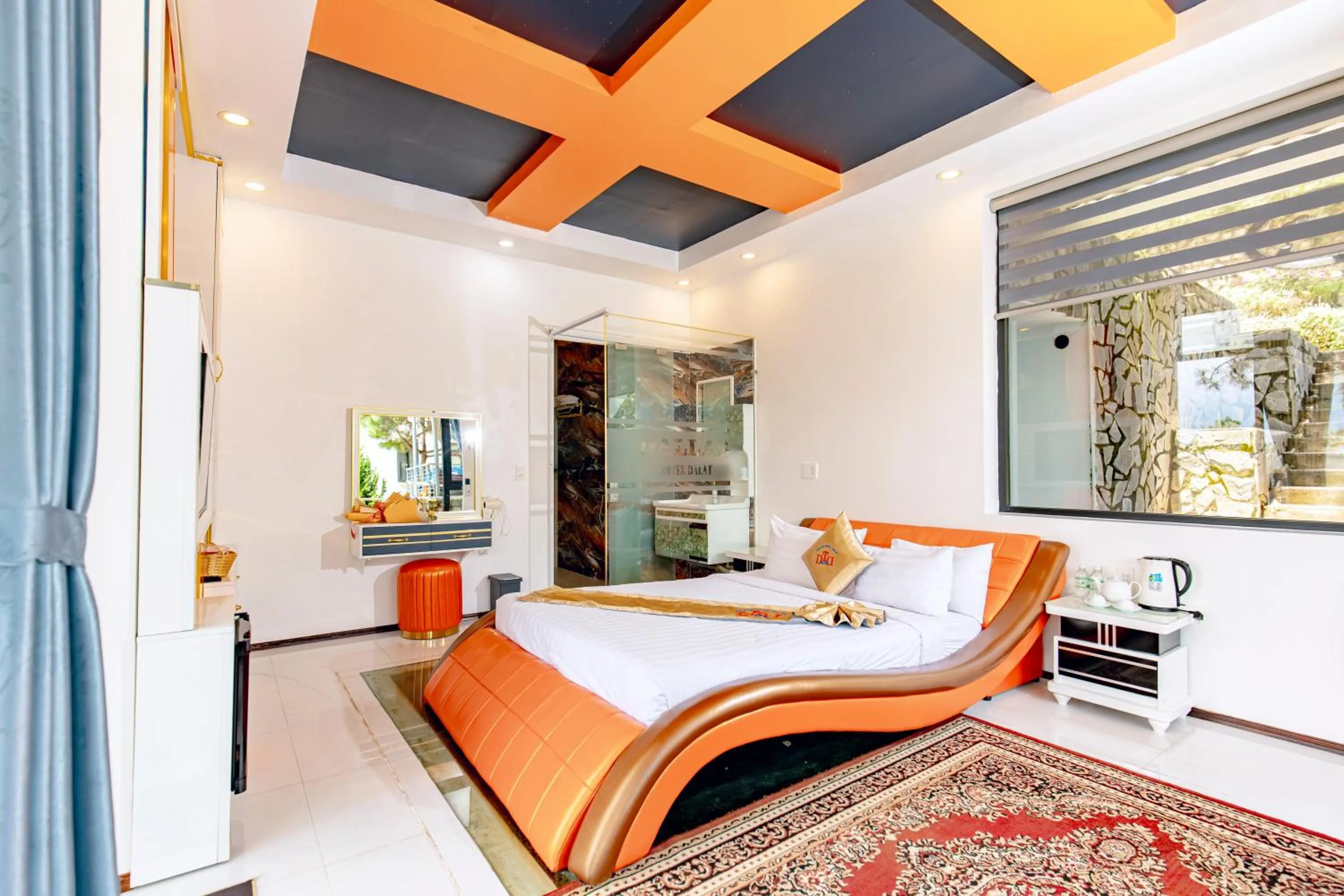 Bed in Dallas Hotel Dalat