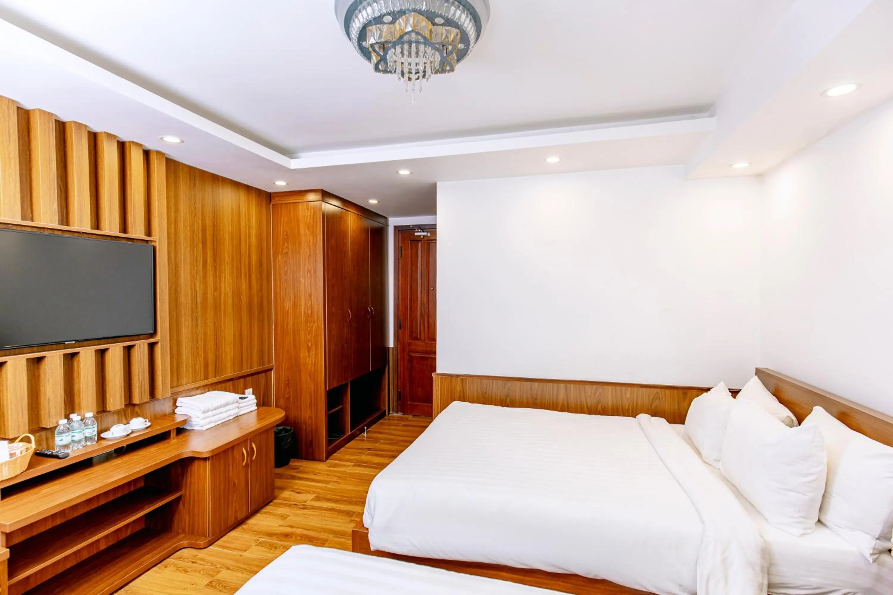 Bed in Dallas Hotel Dalat