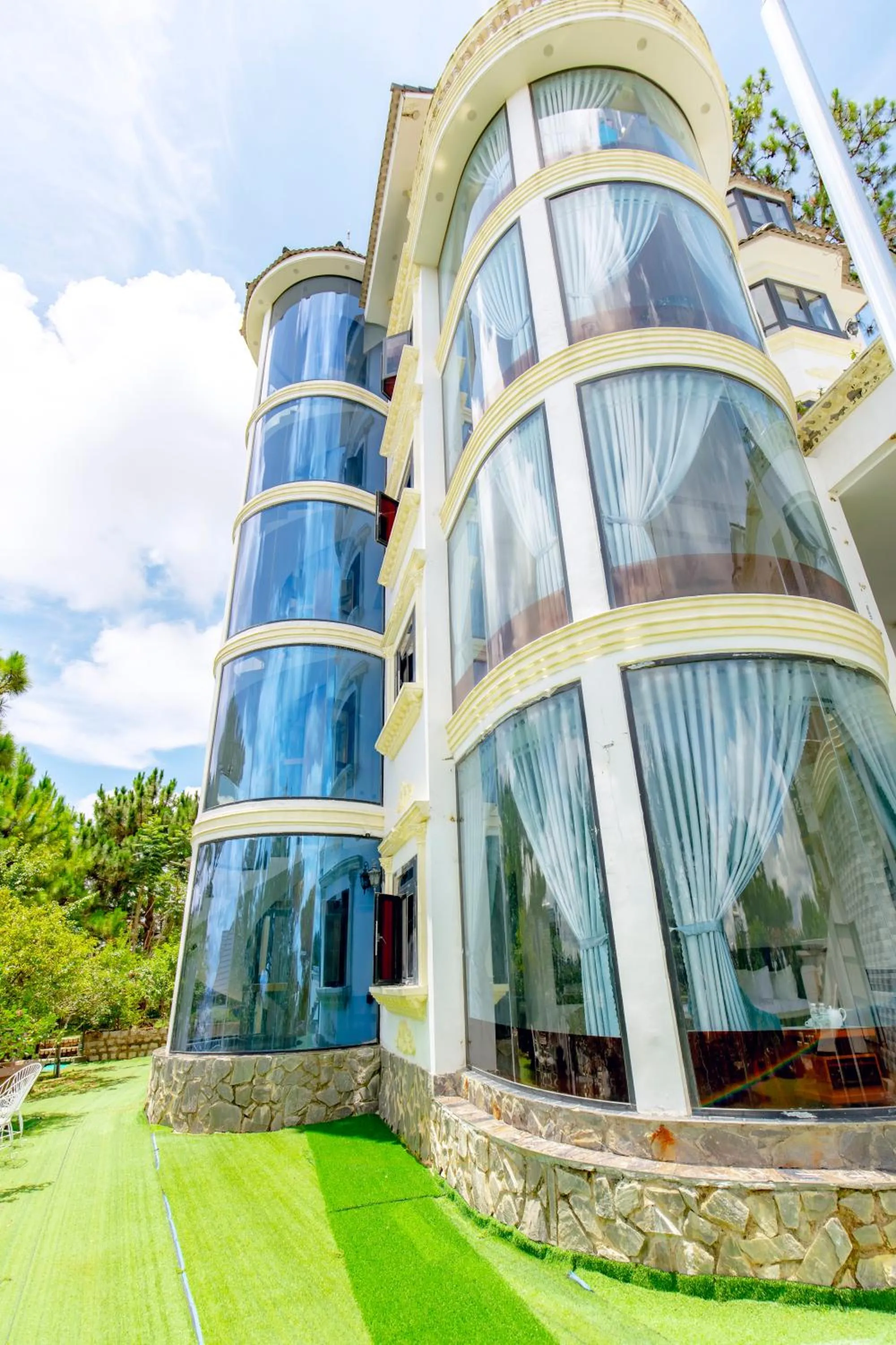 Property building in Dallas Hotel Dalat