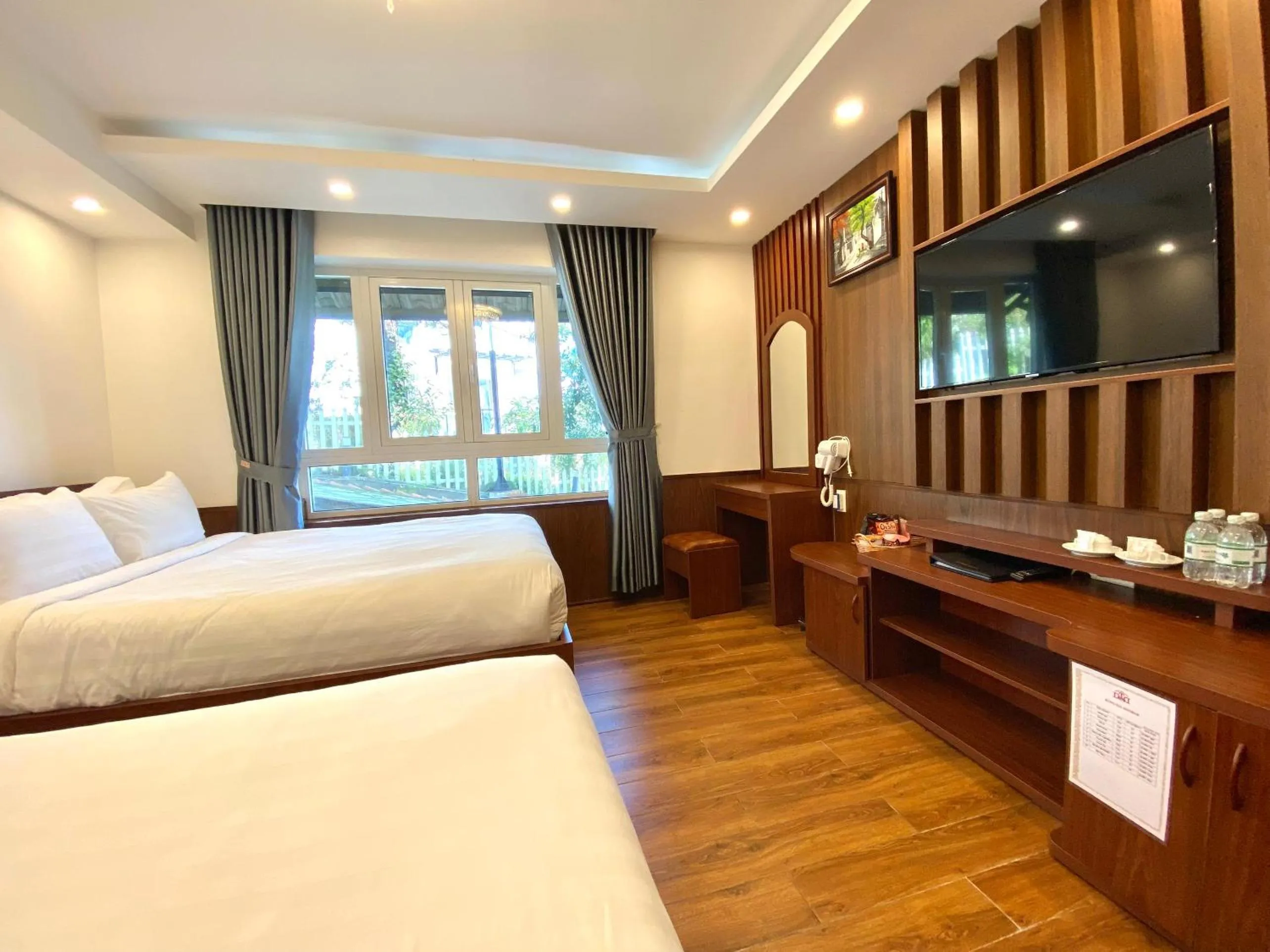 Twin Room with Shared Toilet in Dallas Hotel Dalat