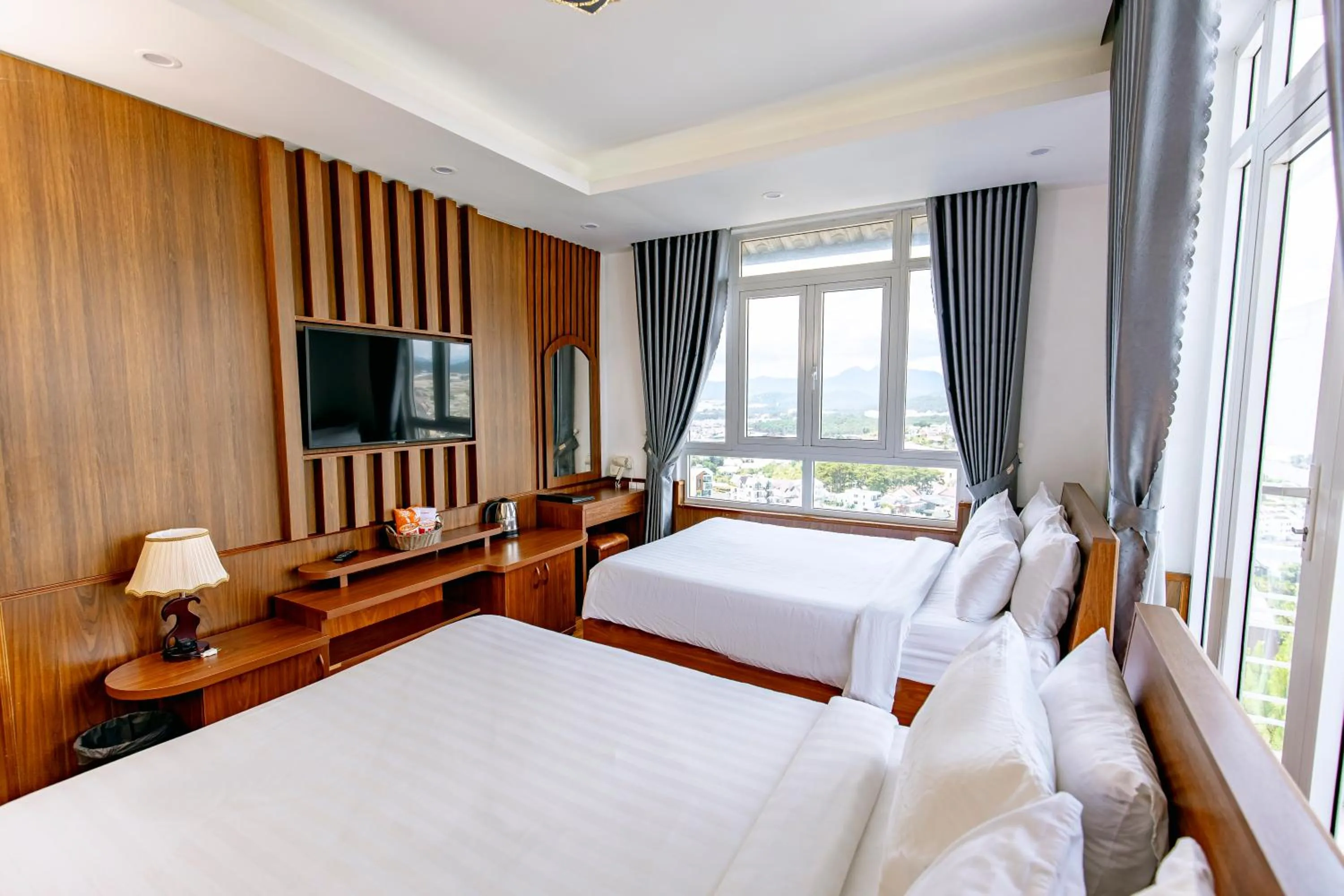 Bed in Dallas Hotel Dalat