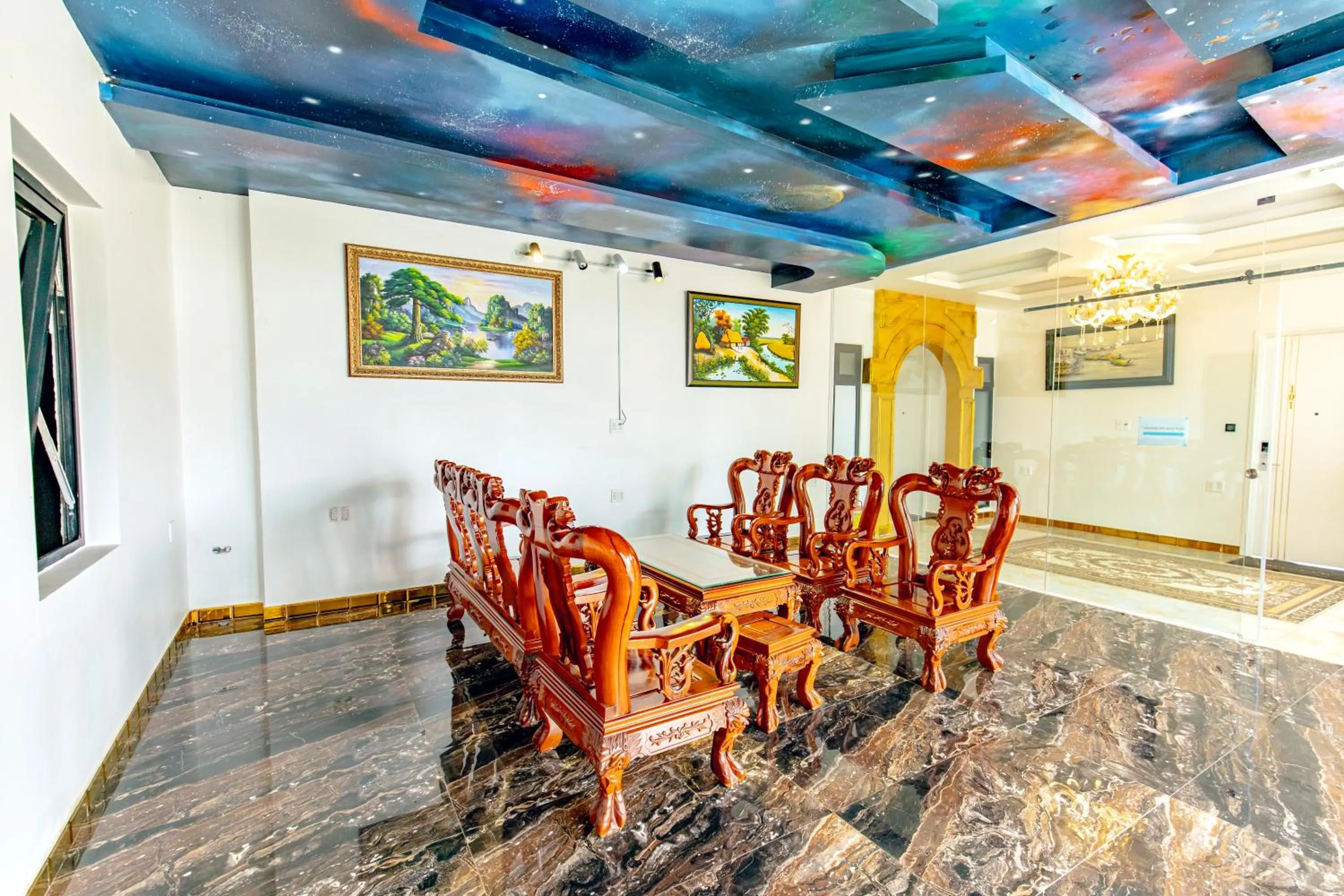 TV and multimedia in Dallas Hotel Dalat