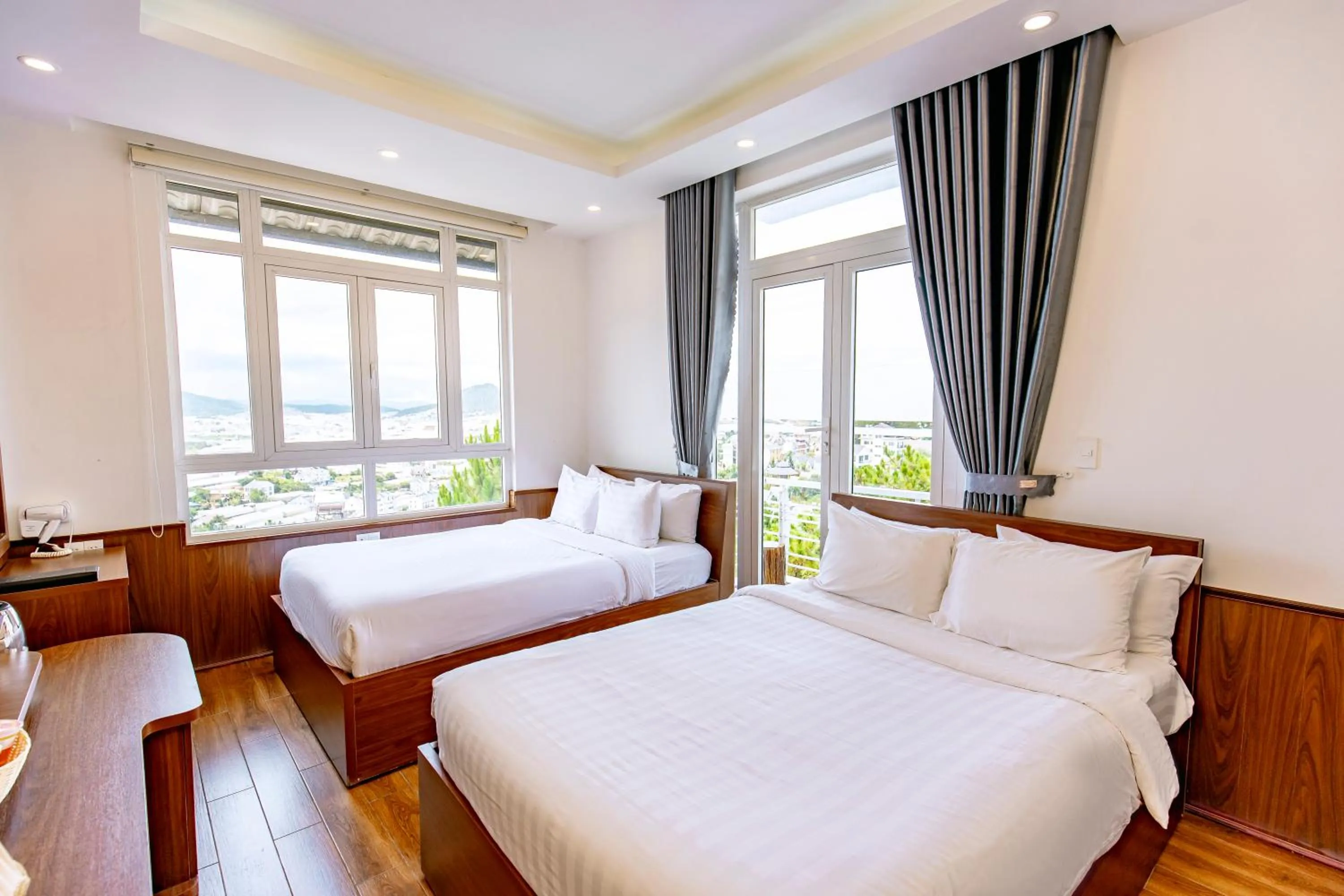 Bed in Dallas Hotel Dalat